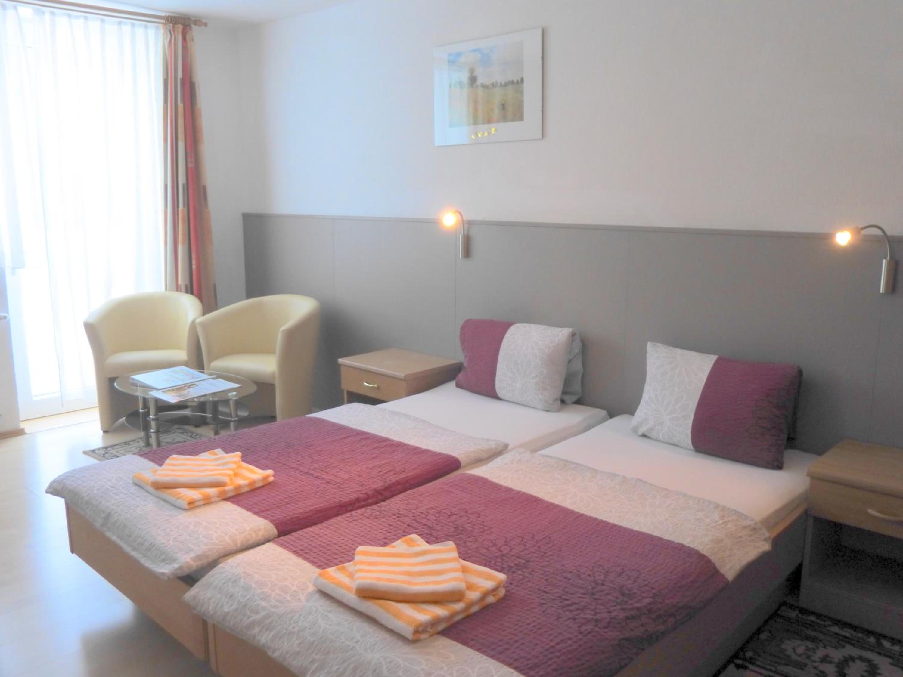 Double Room - Photo 8