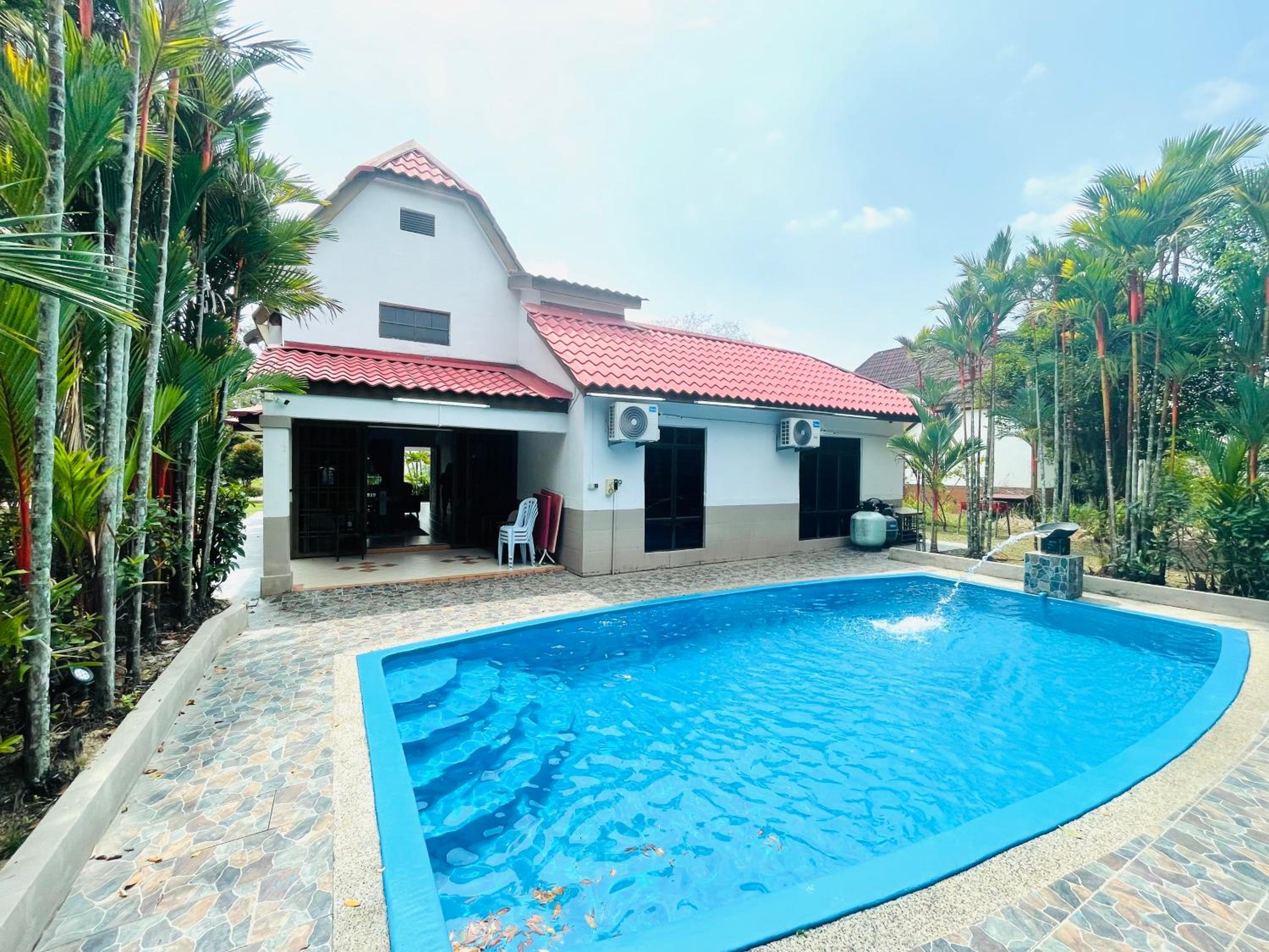 Villa photo 1