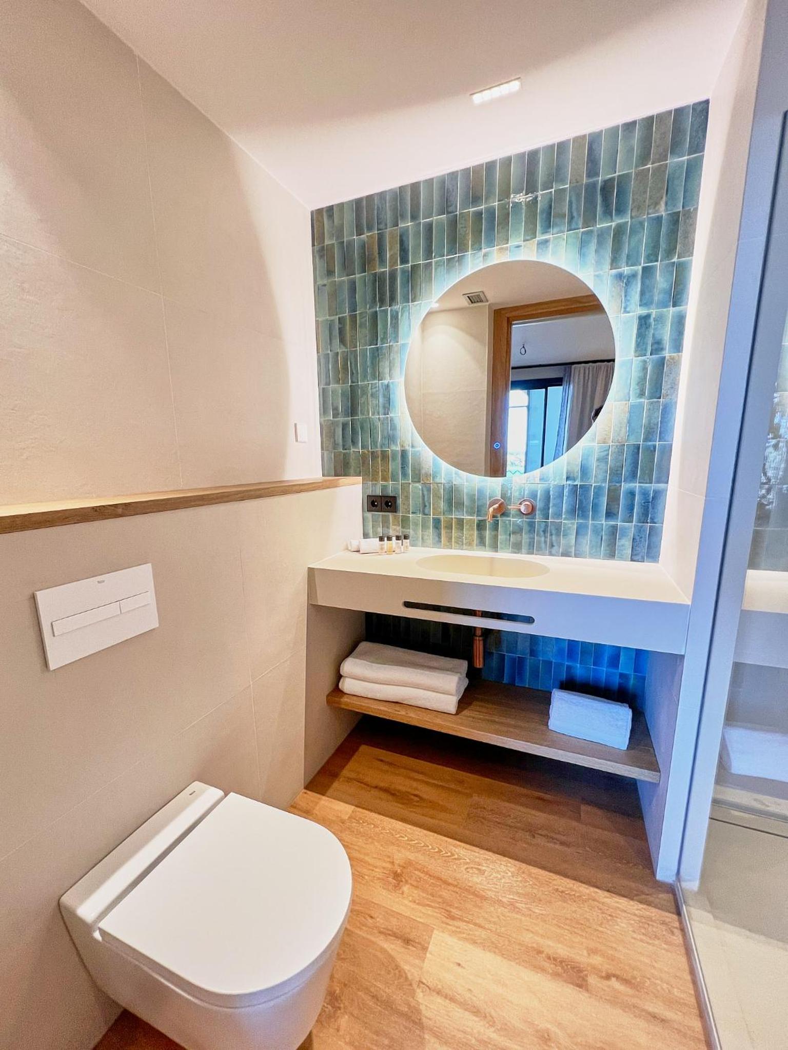 Superior Triple Room with Sea View photo 3