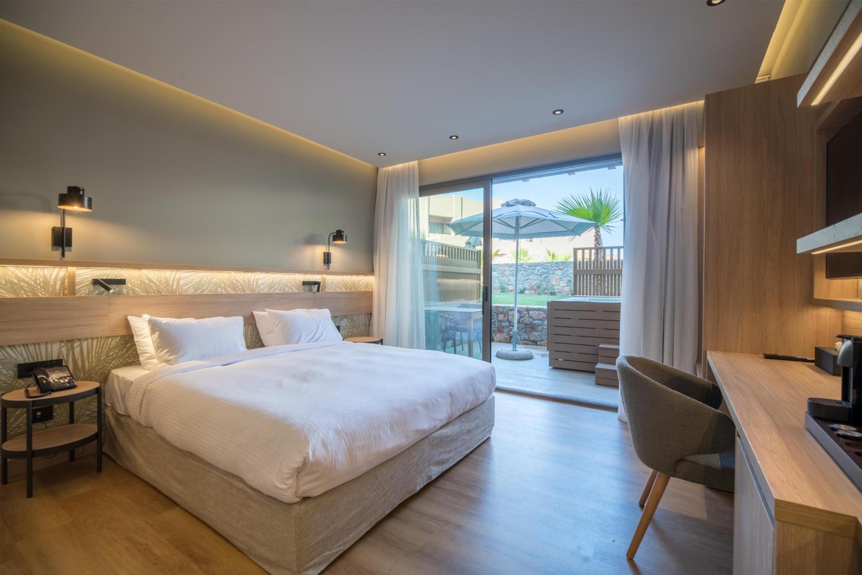 Classic Double Room with Outdoor Hot Tub - Photo 11