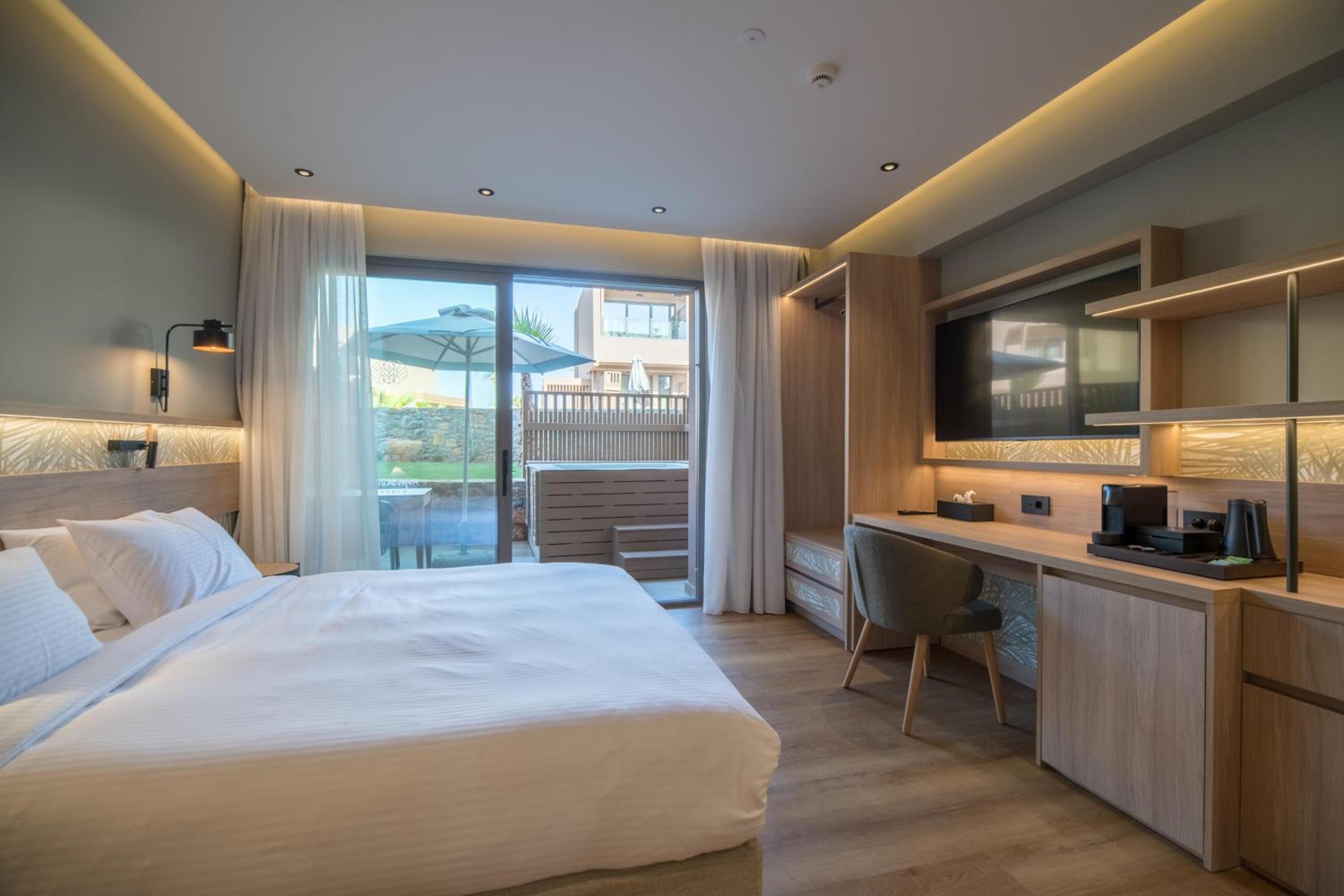 Classic Double Room with Outdoor Hot Tub - Photo 10