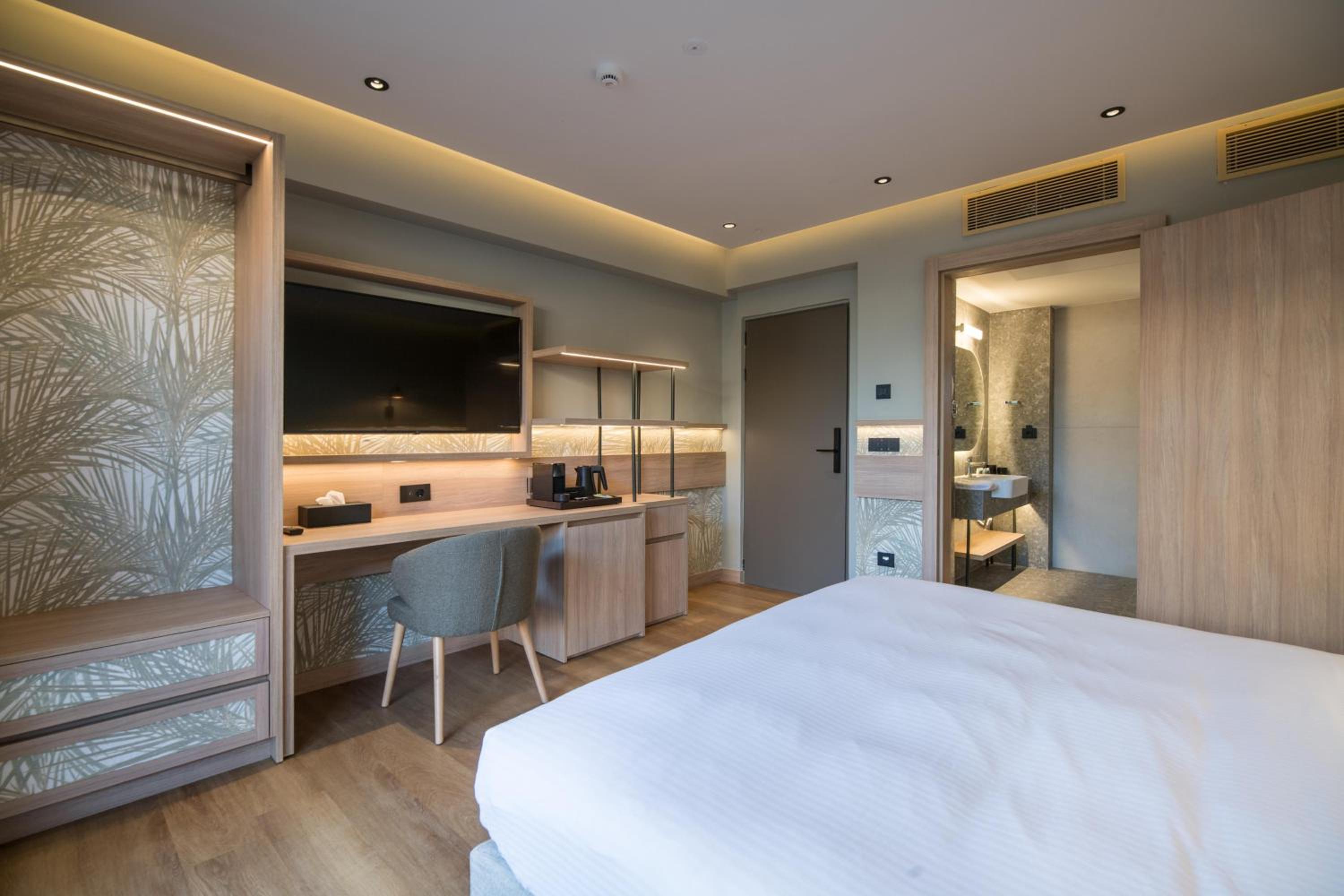Classic Double Room with Outdoor Hot Tub - Photo 22