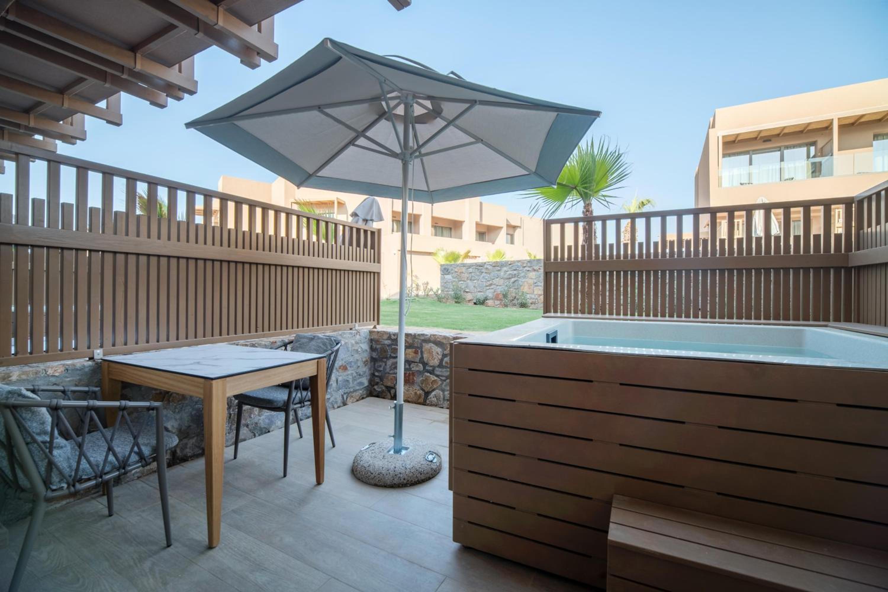 Classic Double Room with Outdoor Hot Tub - Photo 21