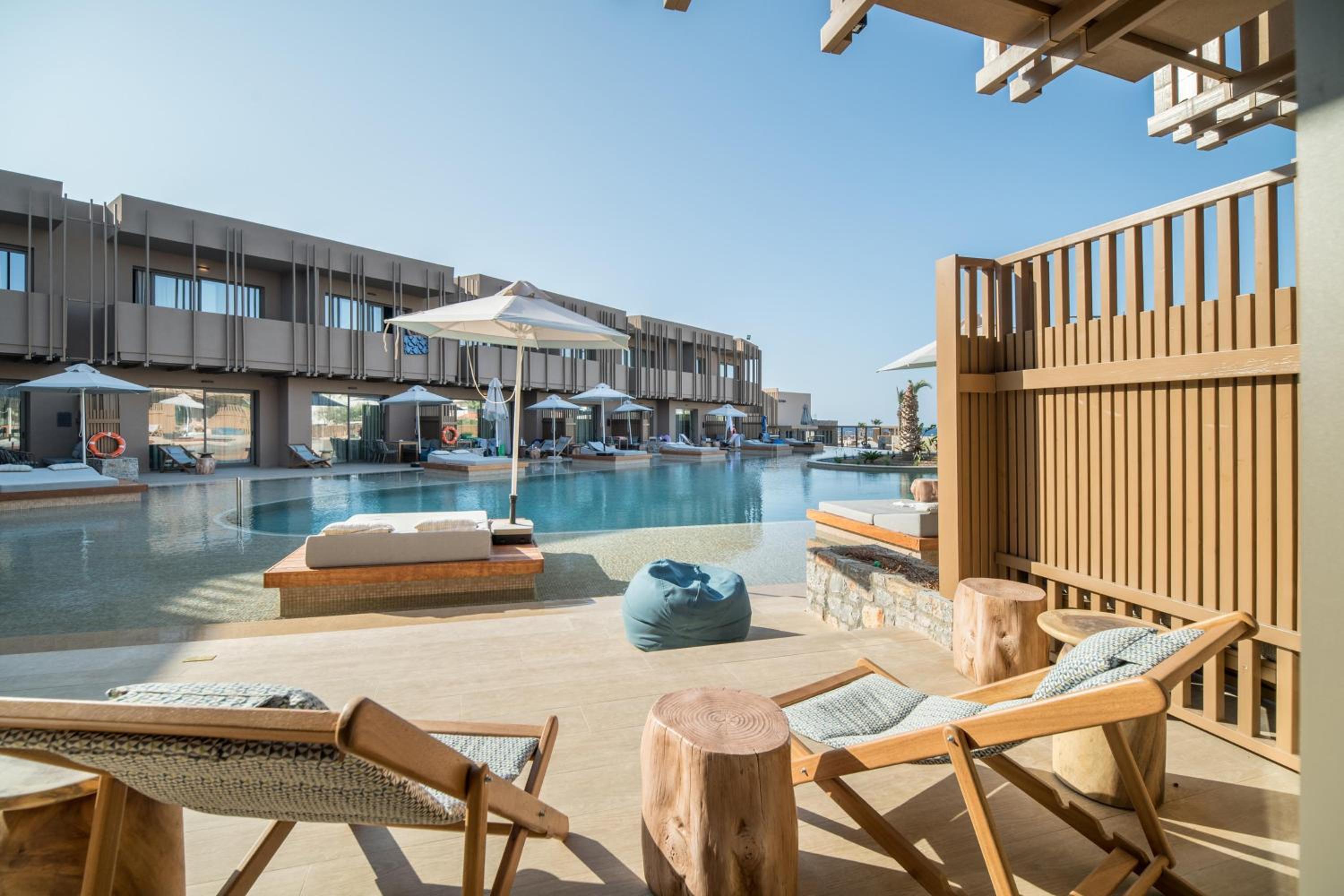 Petite Suite with Pool Access - Photo 8