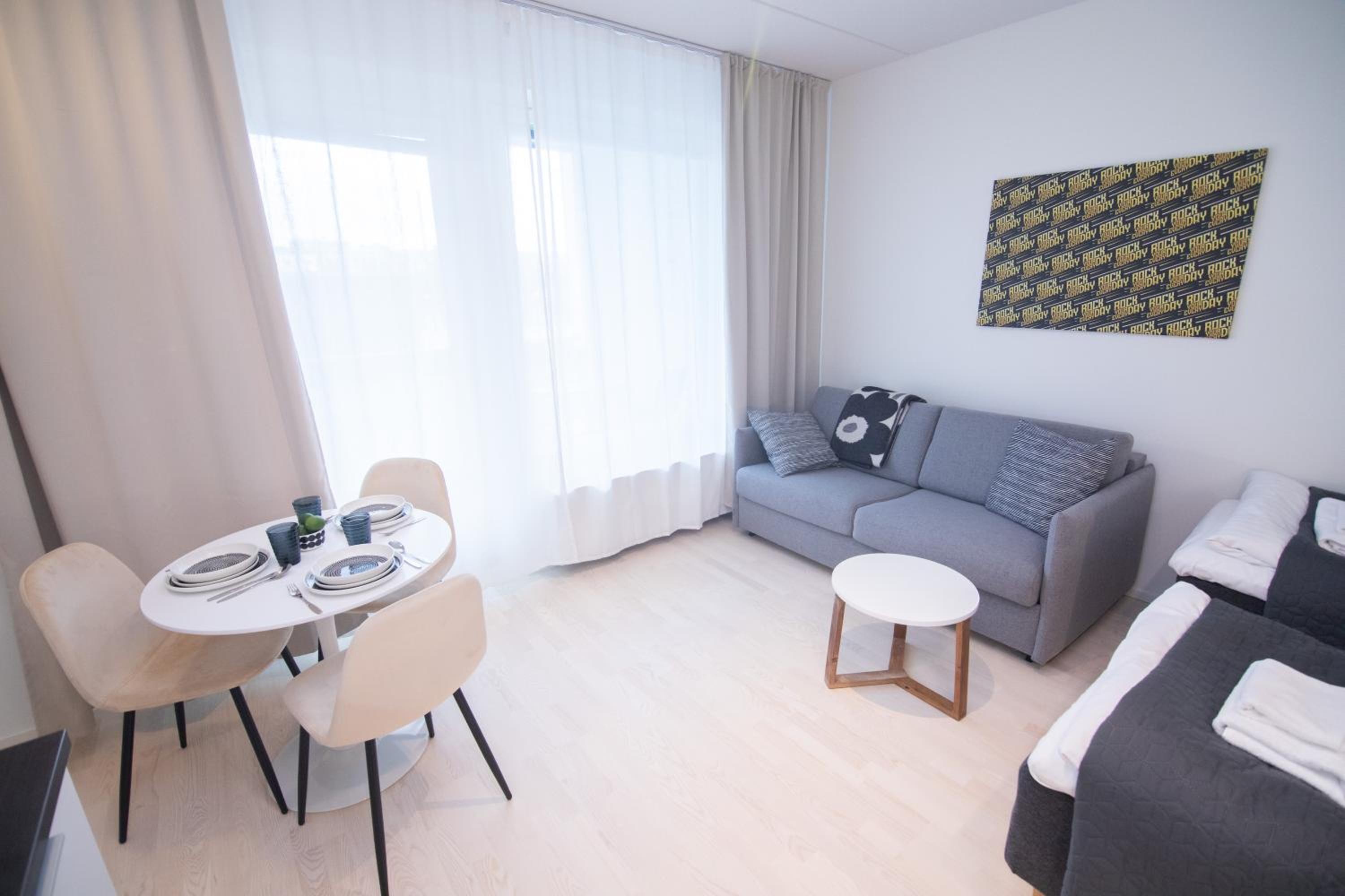 Studio Apartment with Balcony photo 2