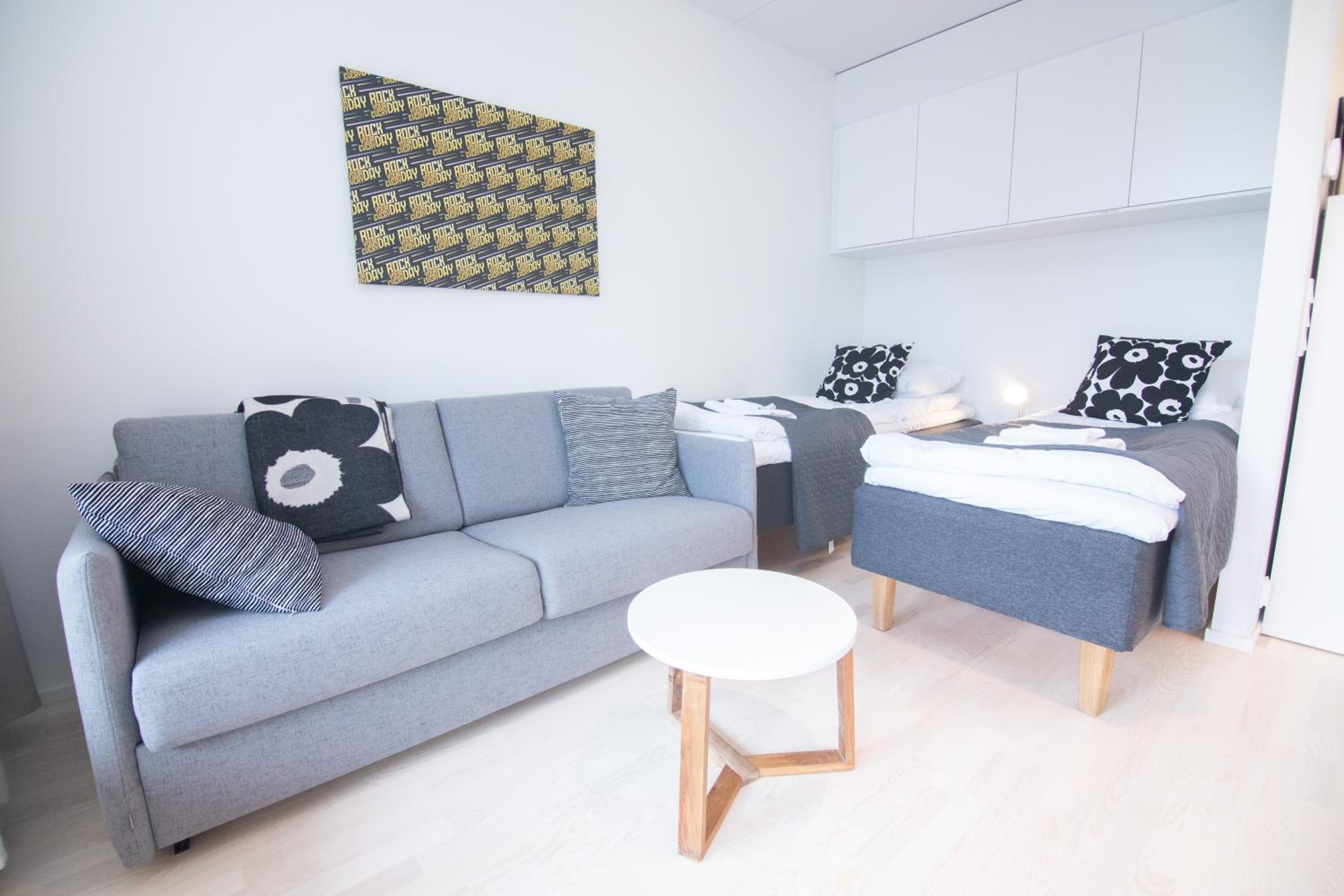 Studio Apartment with Balcony photo 3