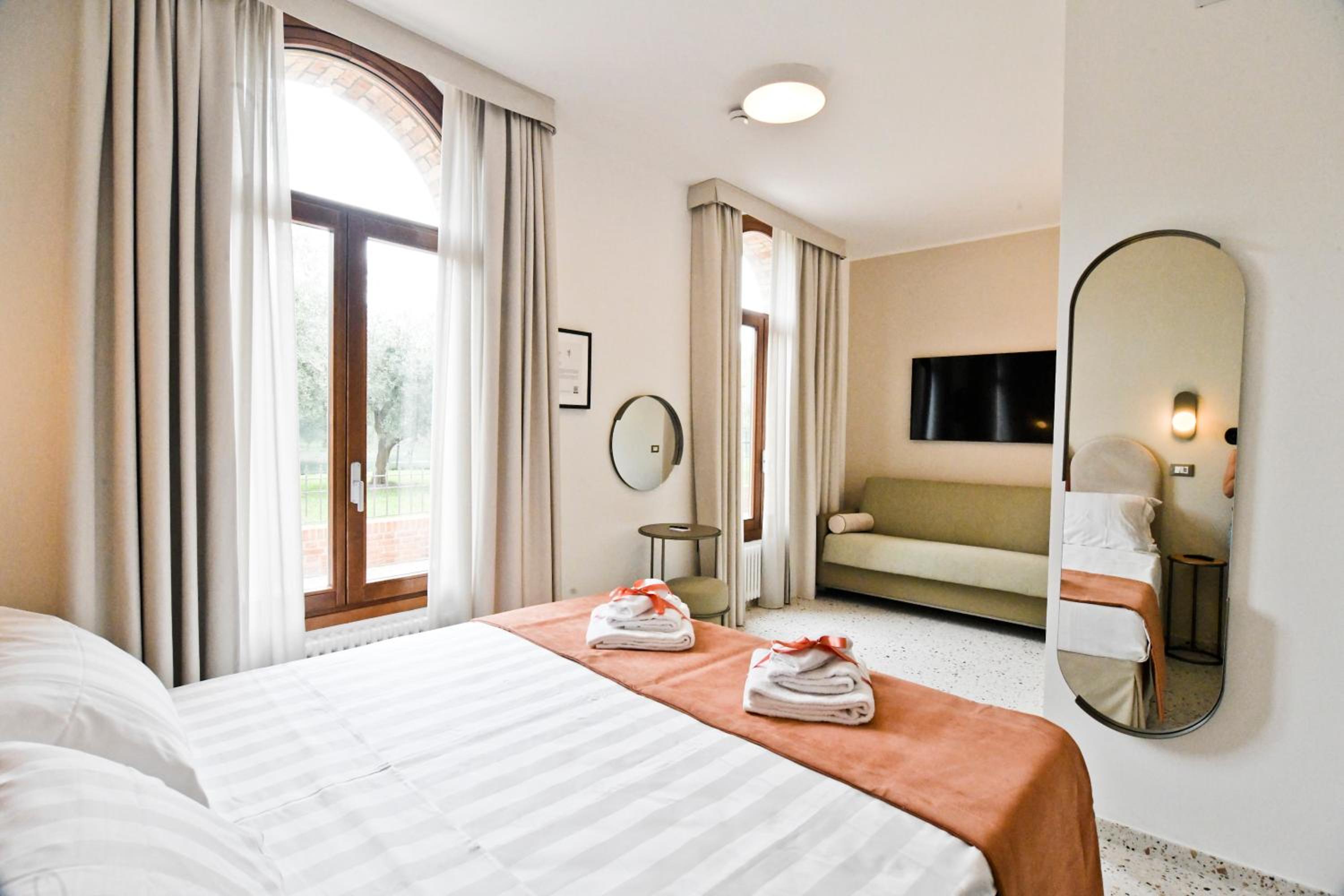 Standard King Room