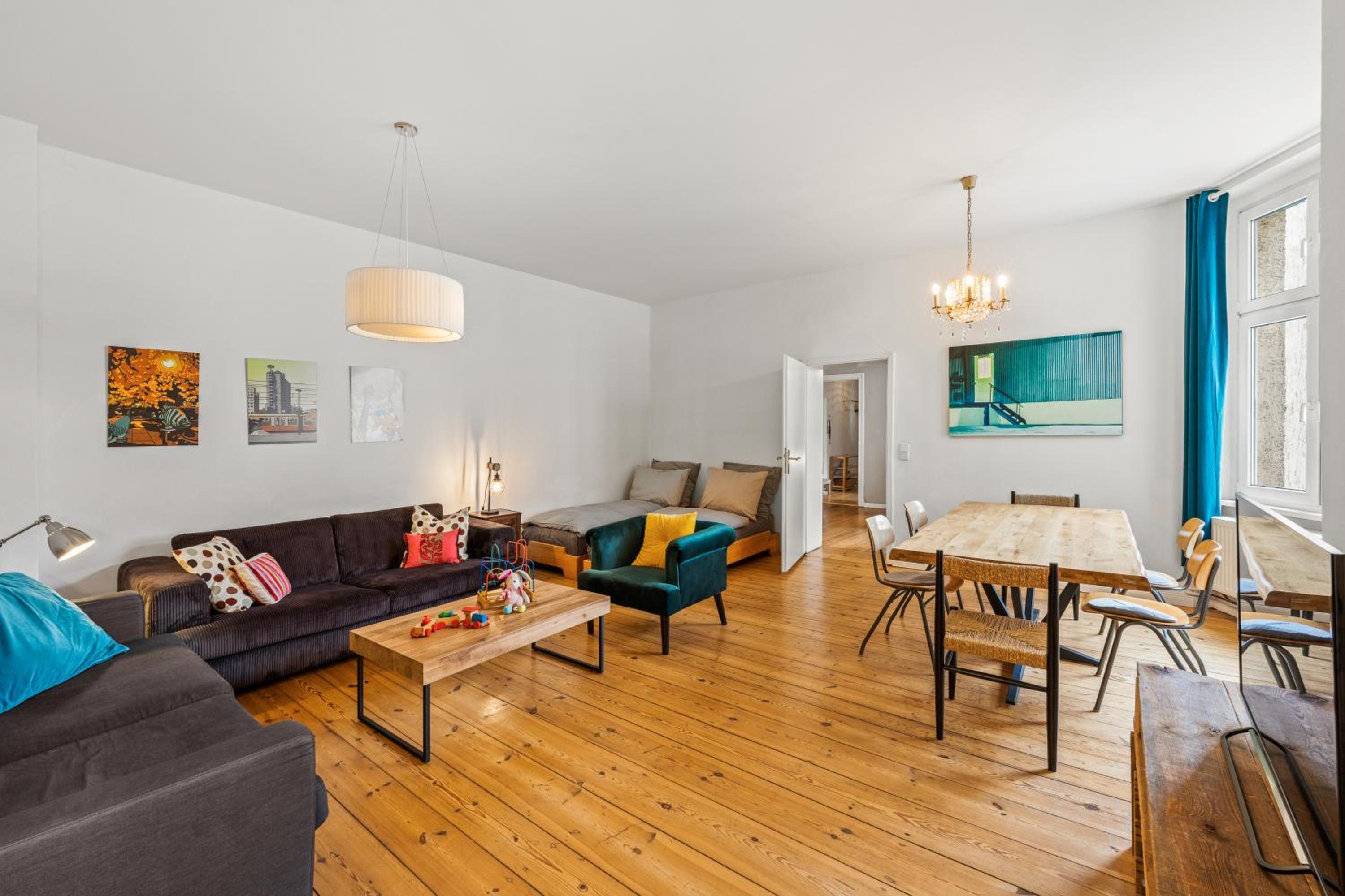 Three-Bedroom Apartment photo 2