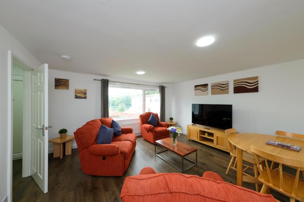 Three-Bedroom Apartment photo 1