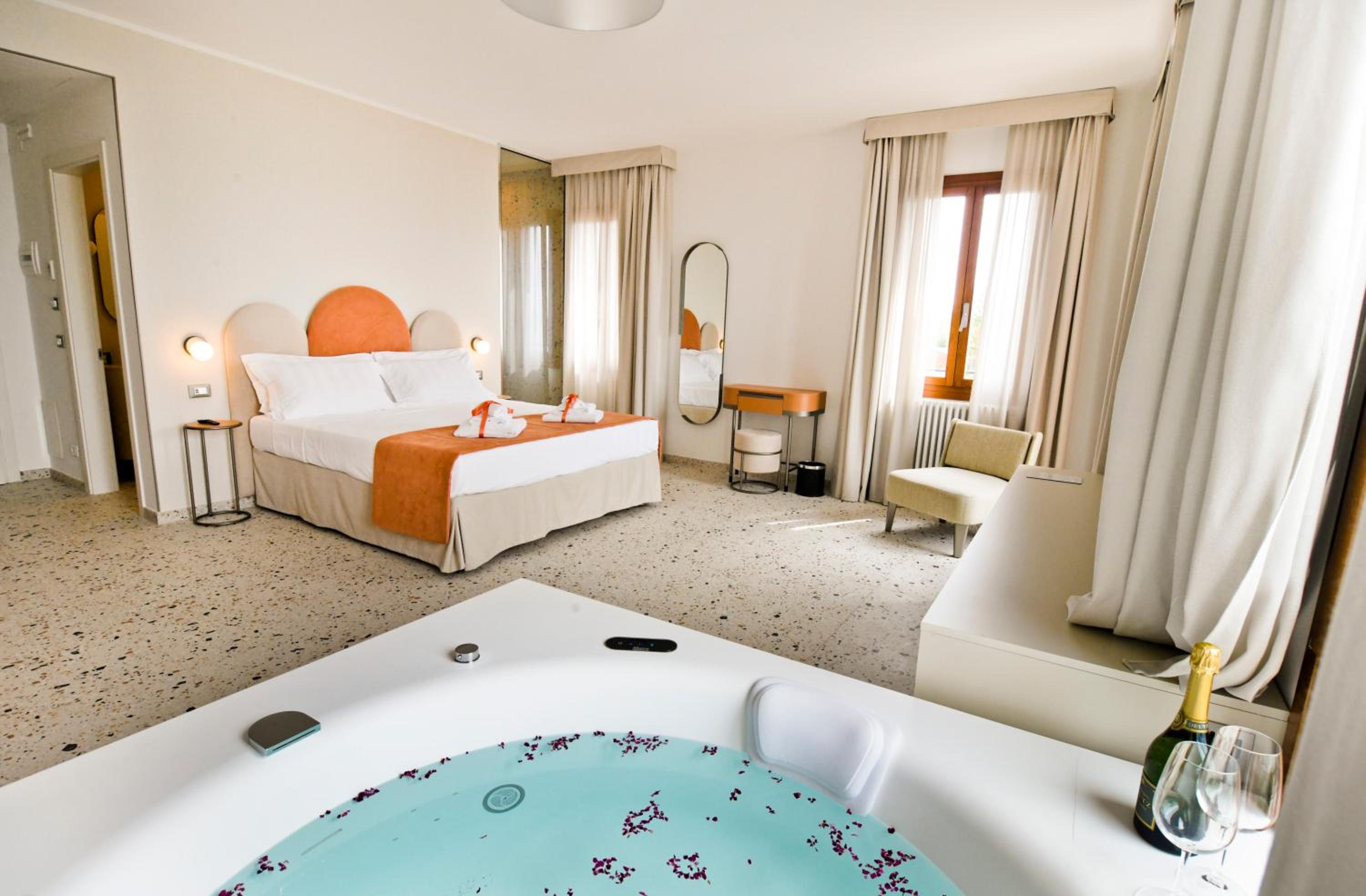 King Room with Spa Bath