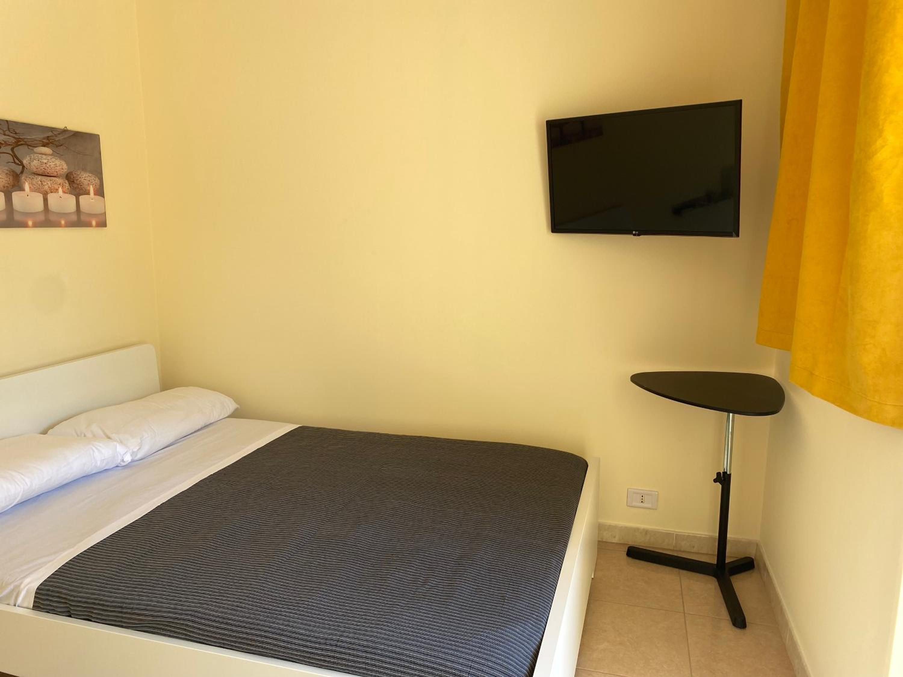Small Single Room photo 1