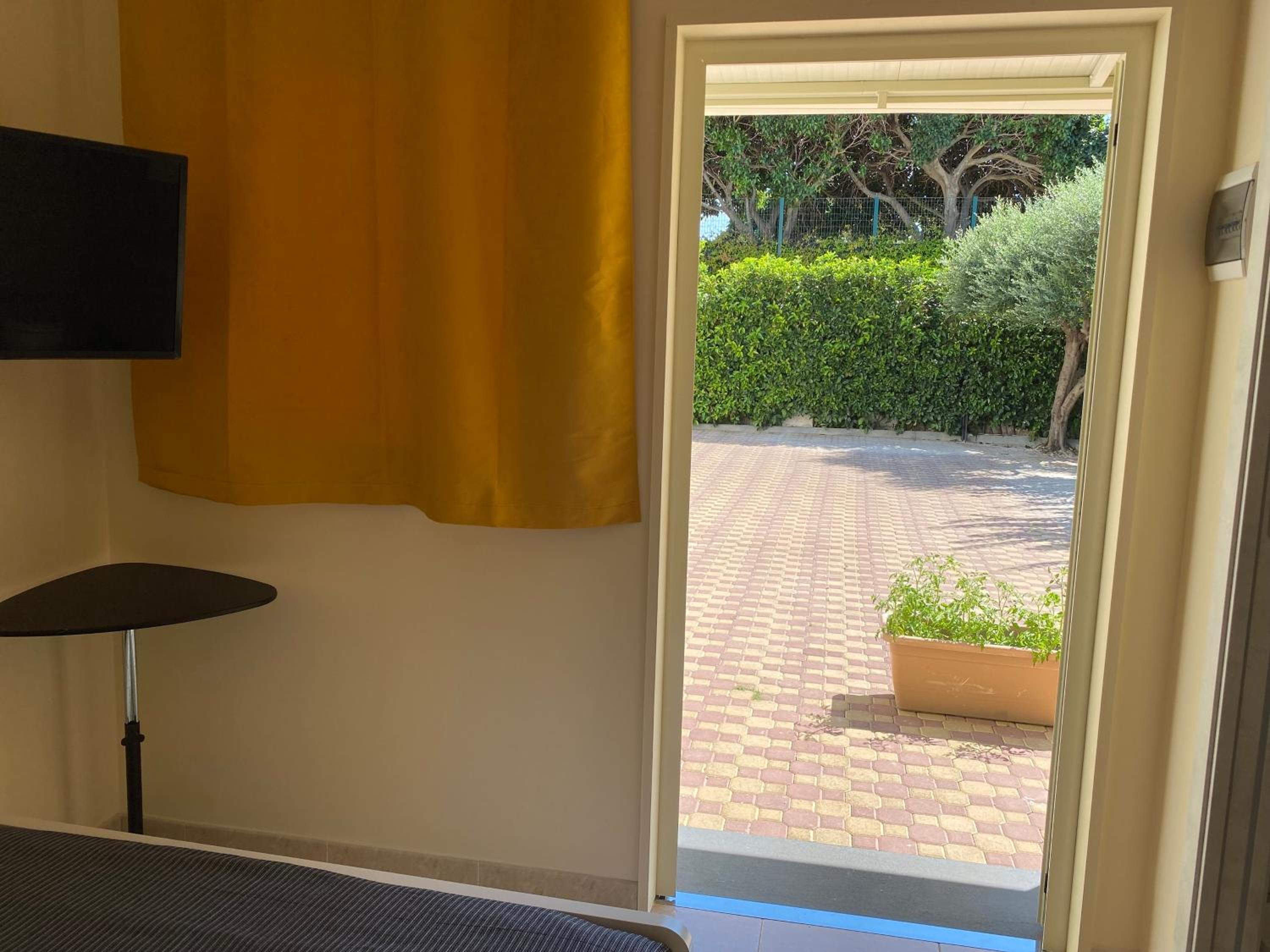 Small Single Room photo 2