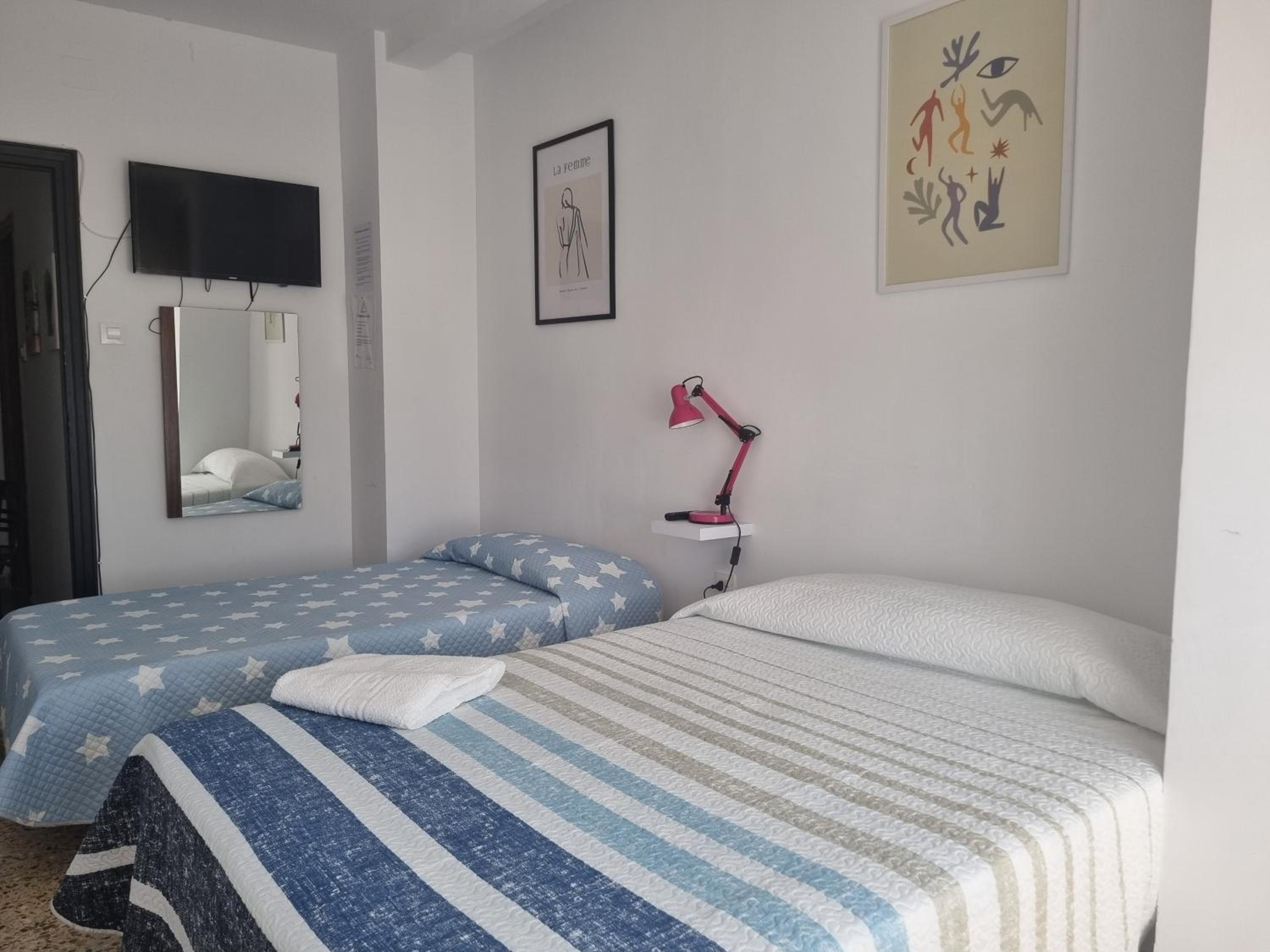 Triple Room with Shared Bathroom photo 3