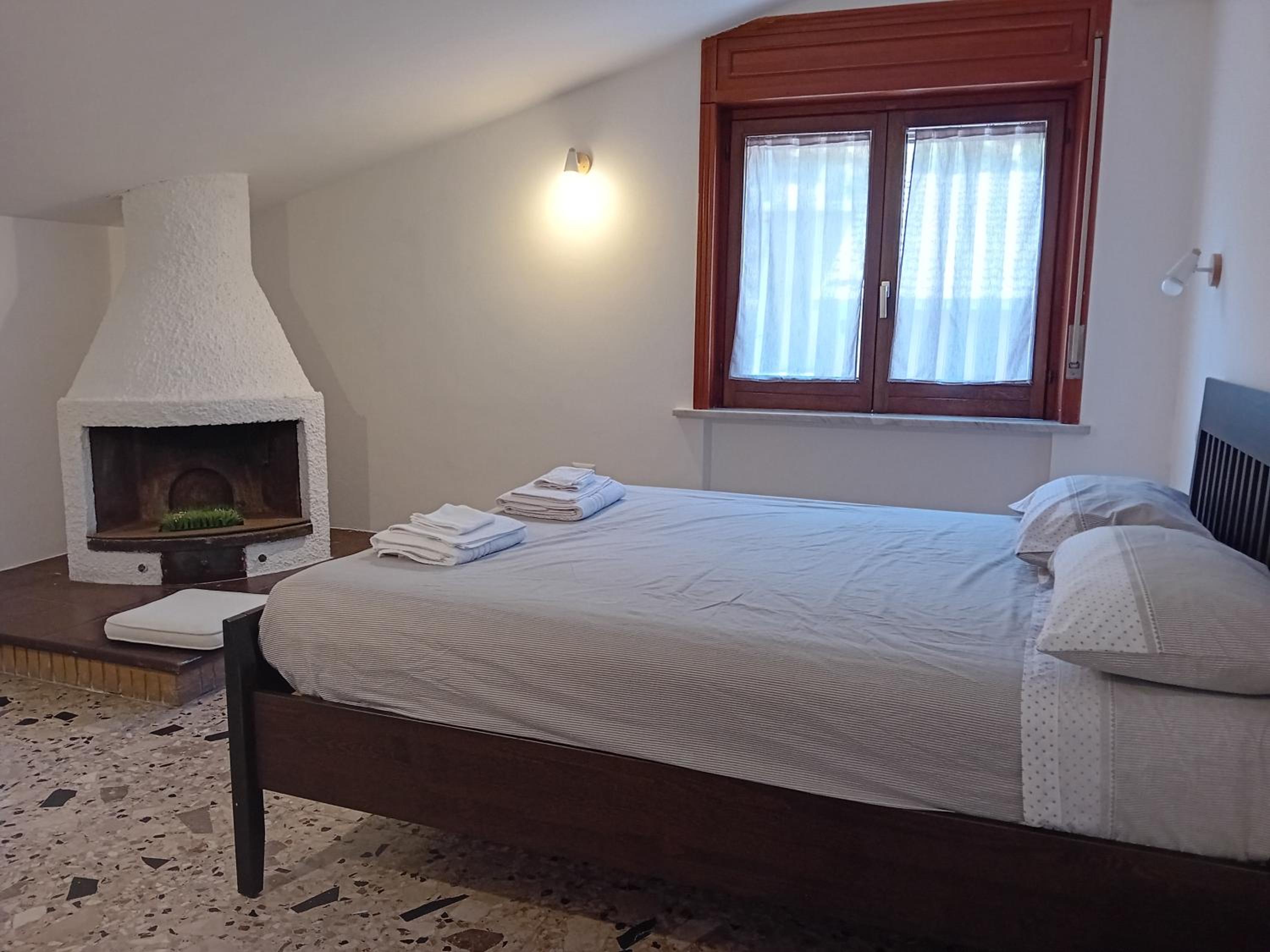 Double Room With Private Bathroom - Mountain View