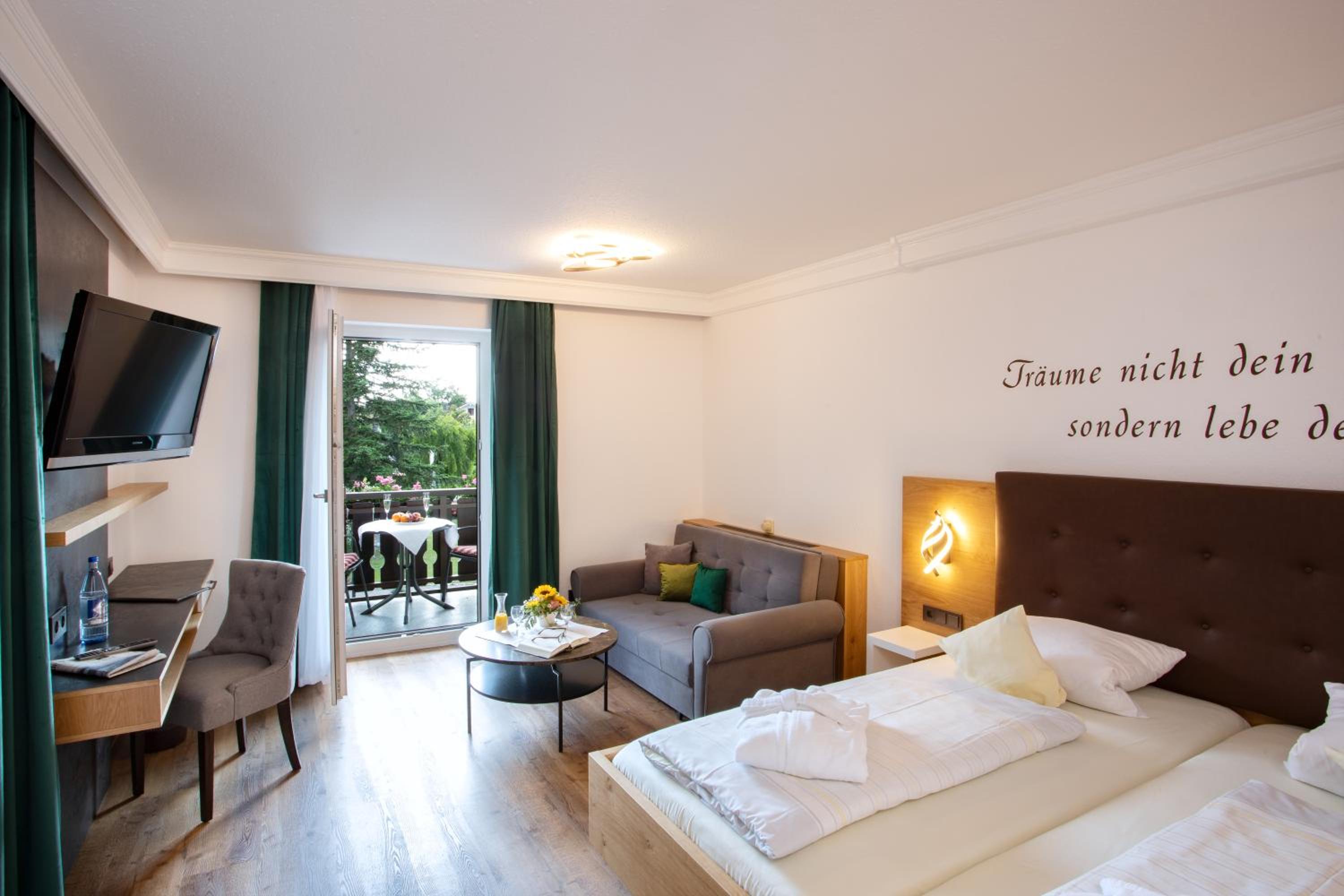 Double Room with Garden View - Photo 1