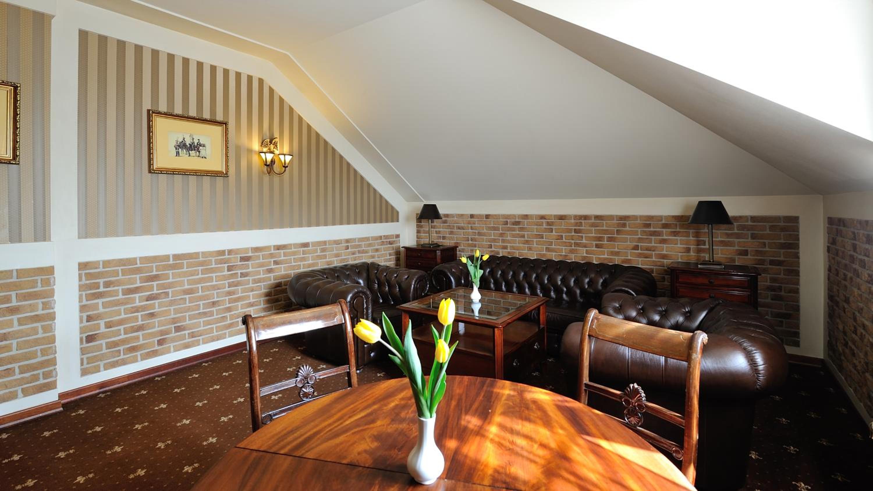 Suite - Photo 4