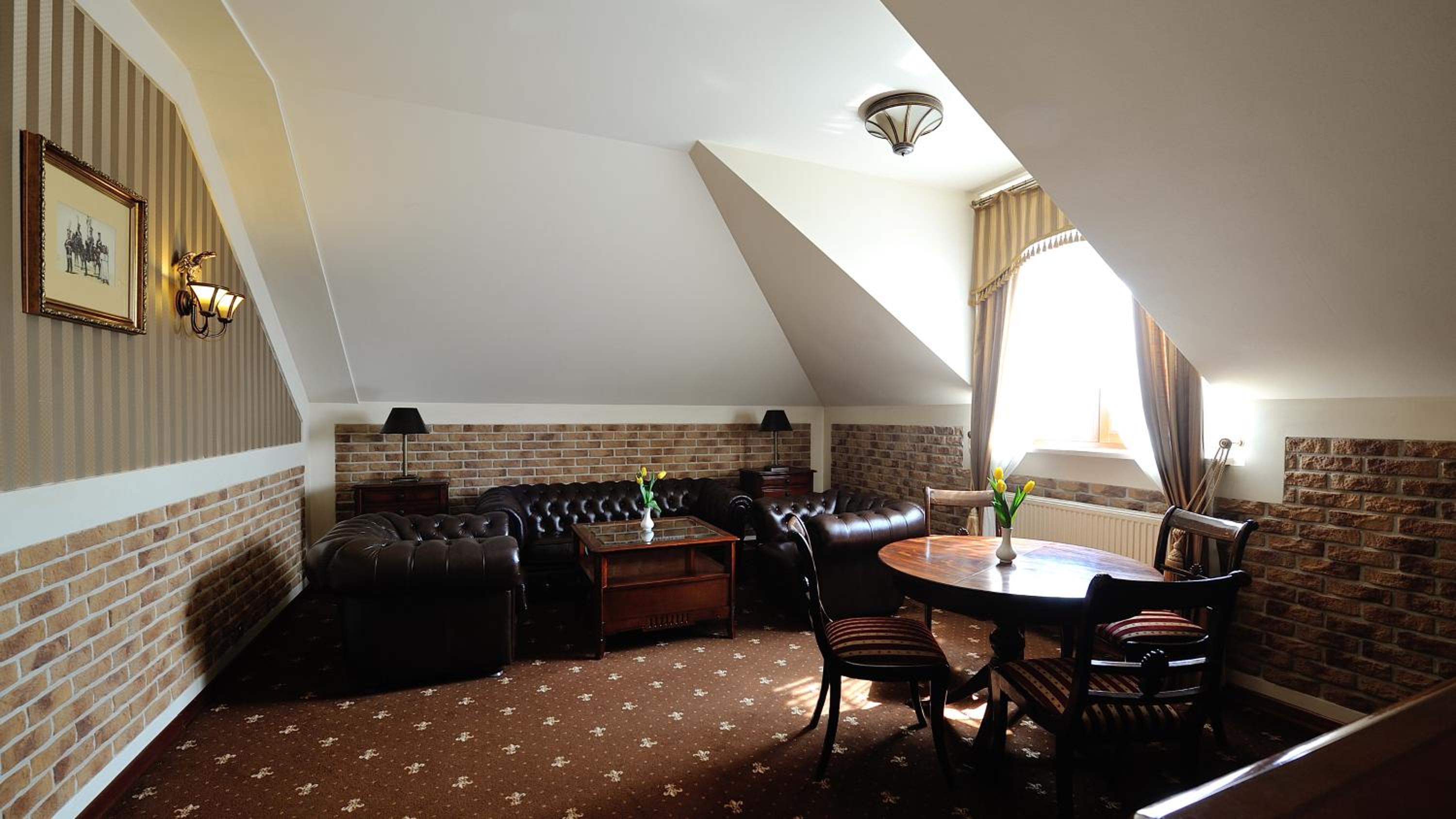 Suite - Photo 2