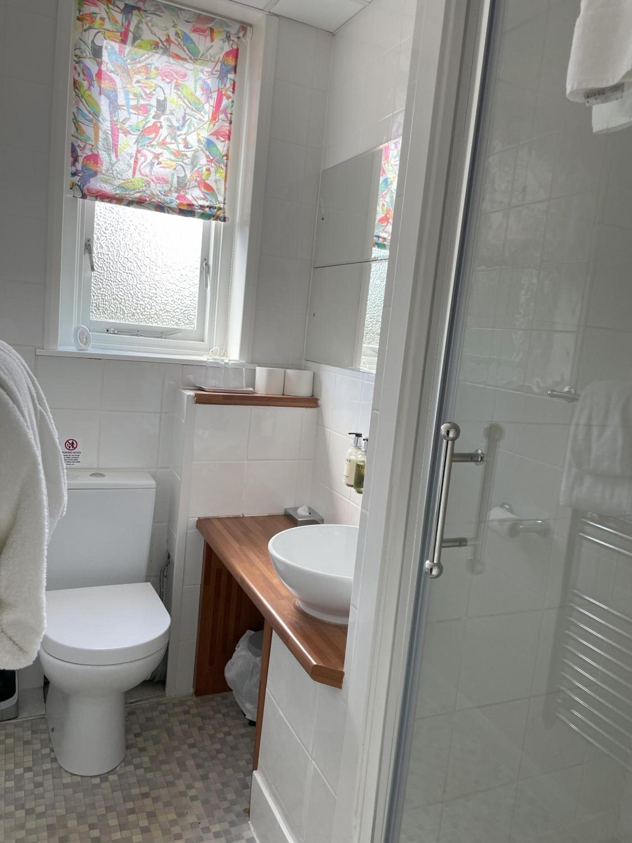 Standard Double Room - Photo 14