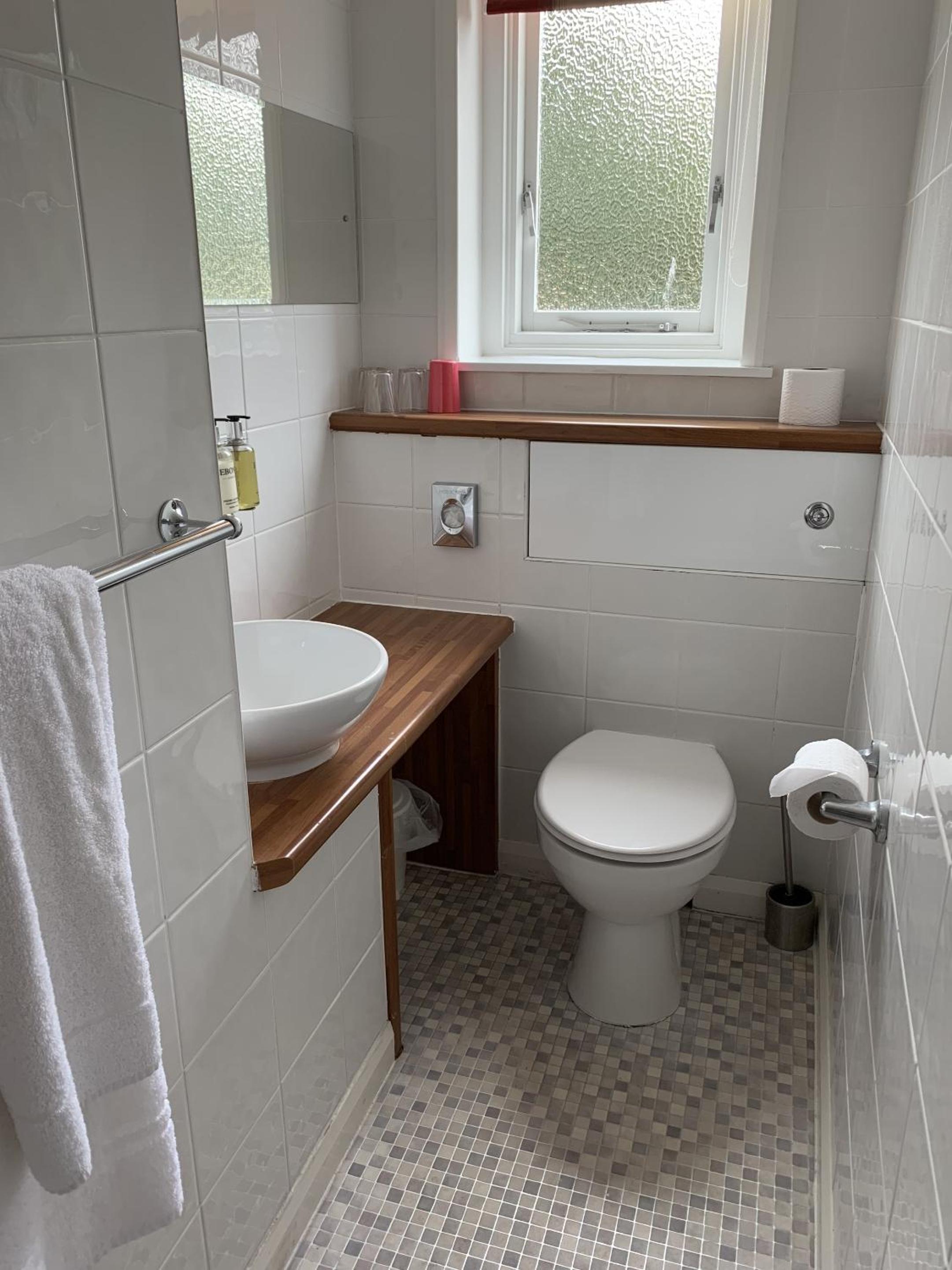 Standard Double Room - Photo 27
