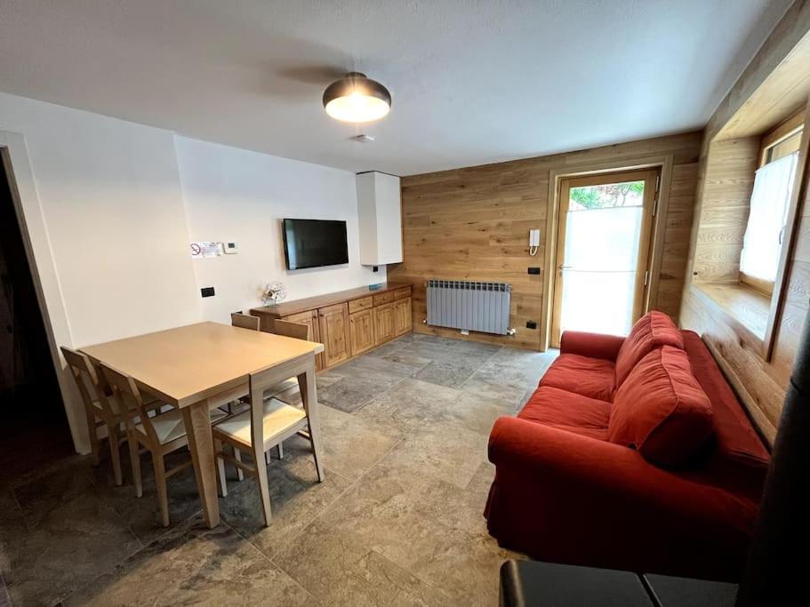 Three-Bedroom Villa photo 2