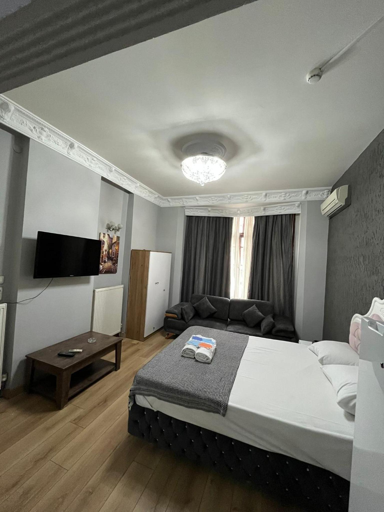 Two-Bedroom Standard Apartment photo 3