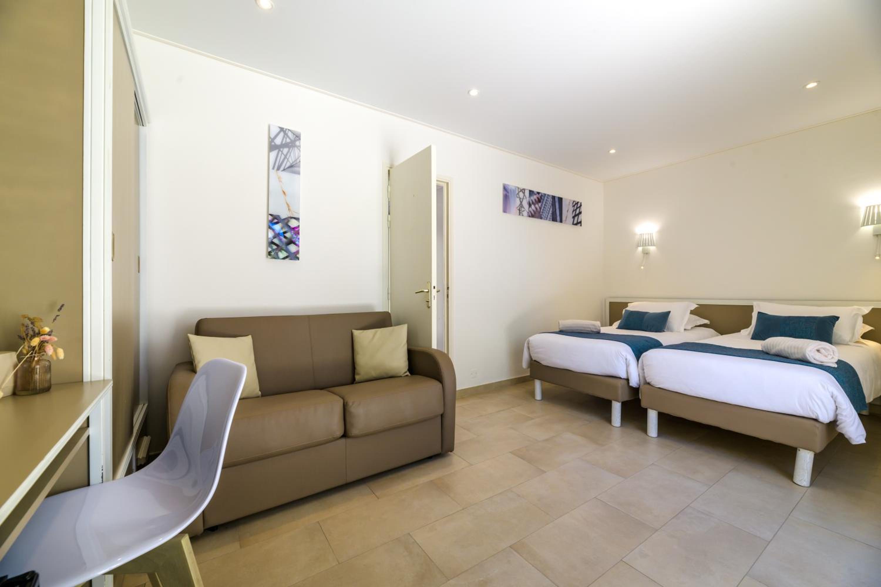 Twin Room - Photo 1