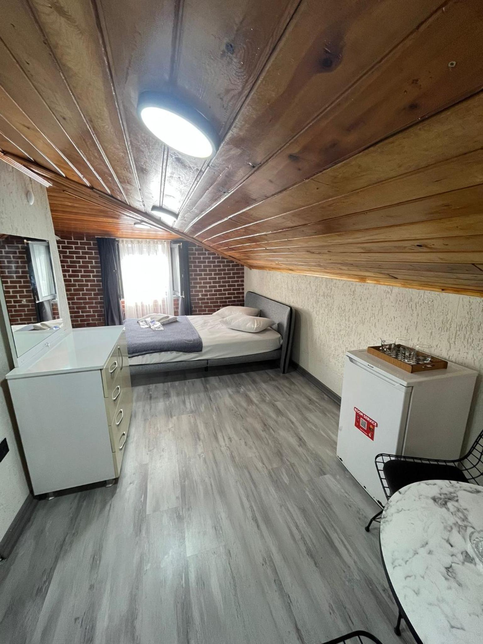 Economy Double Room photo 2