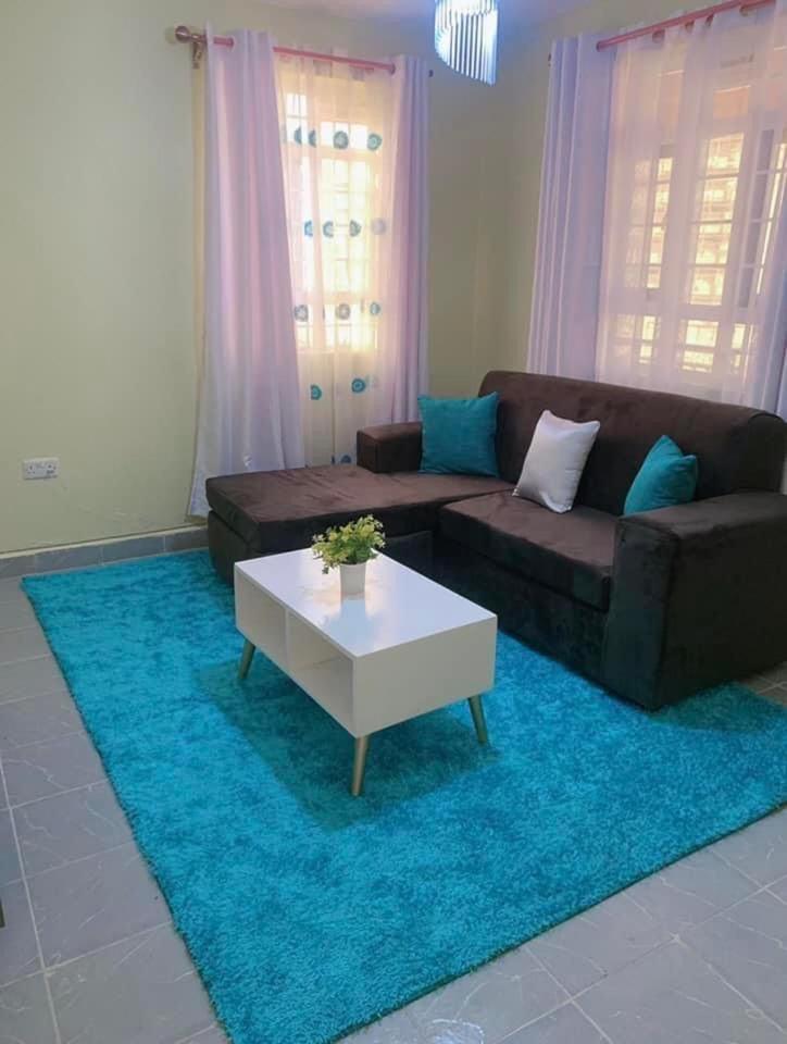 One-Bedroom Apartment - Photo 1