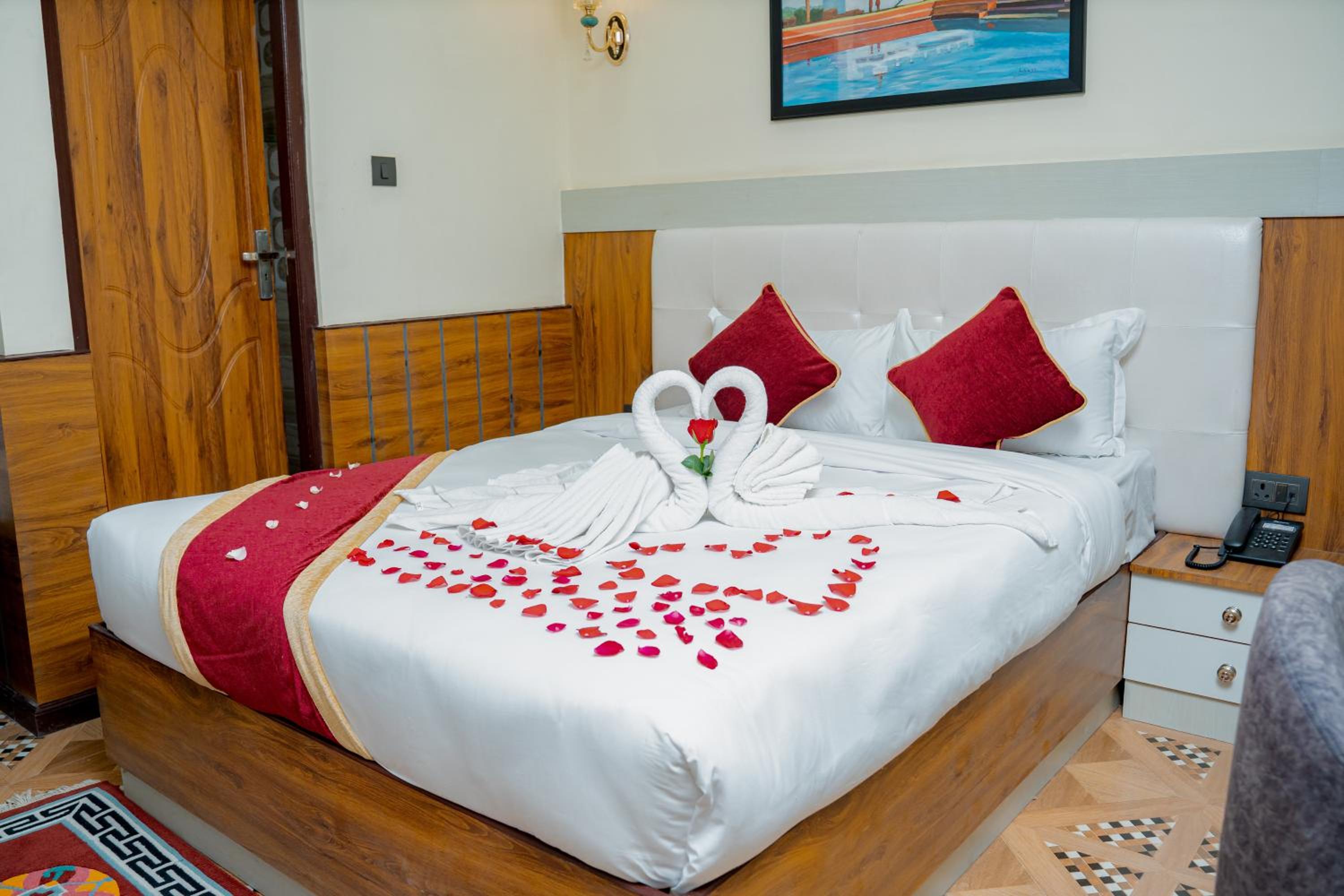 Deluxe Queen Room