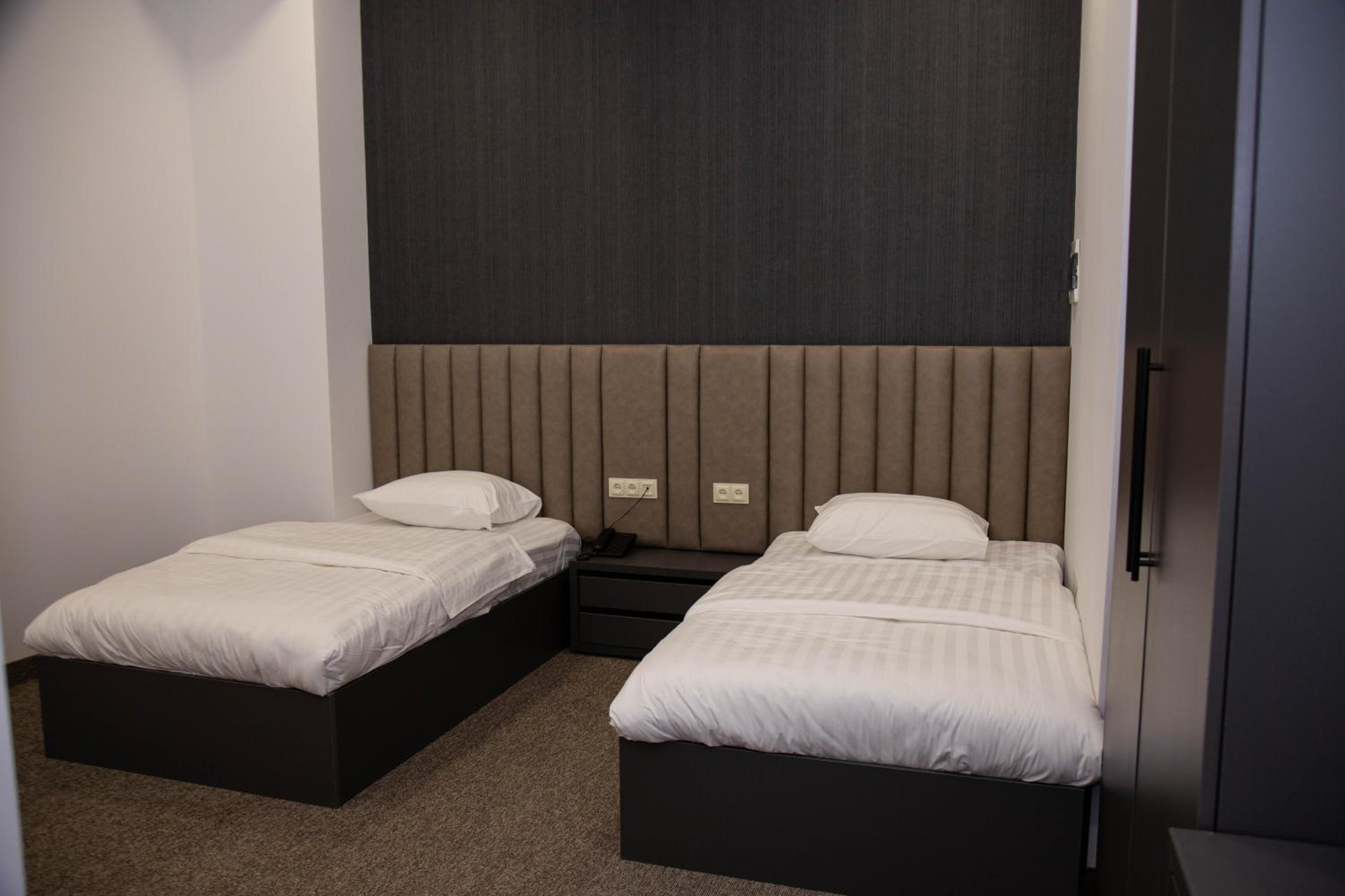 Budget Twin Room photo 3