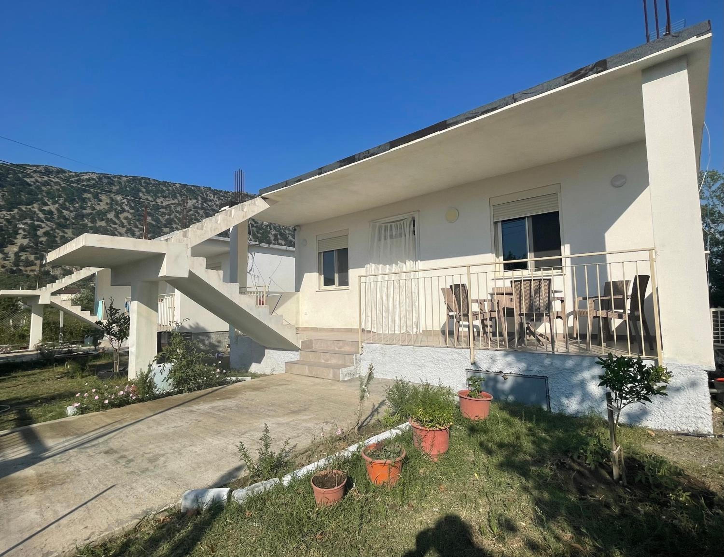 Villa photo 2