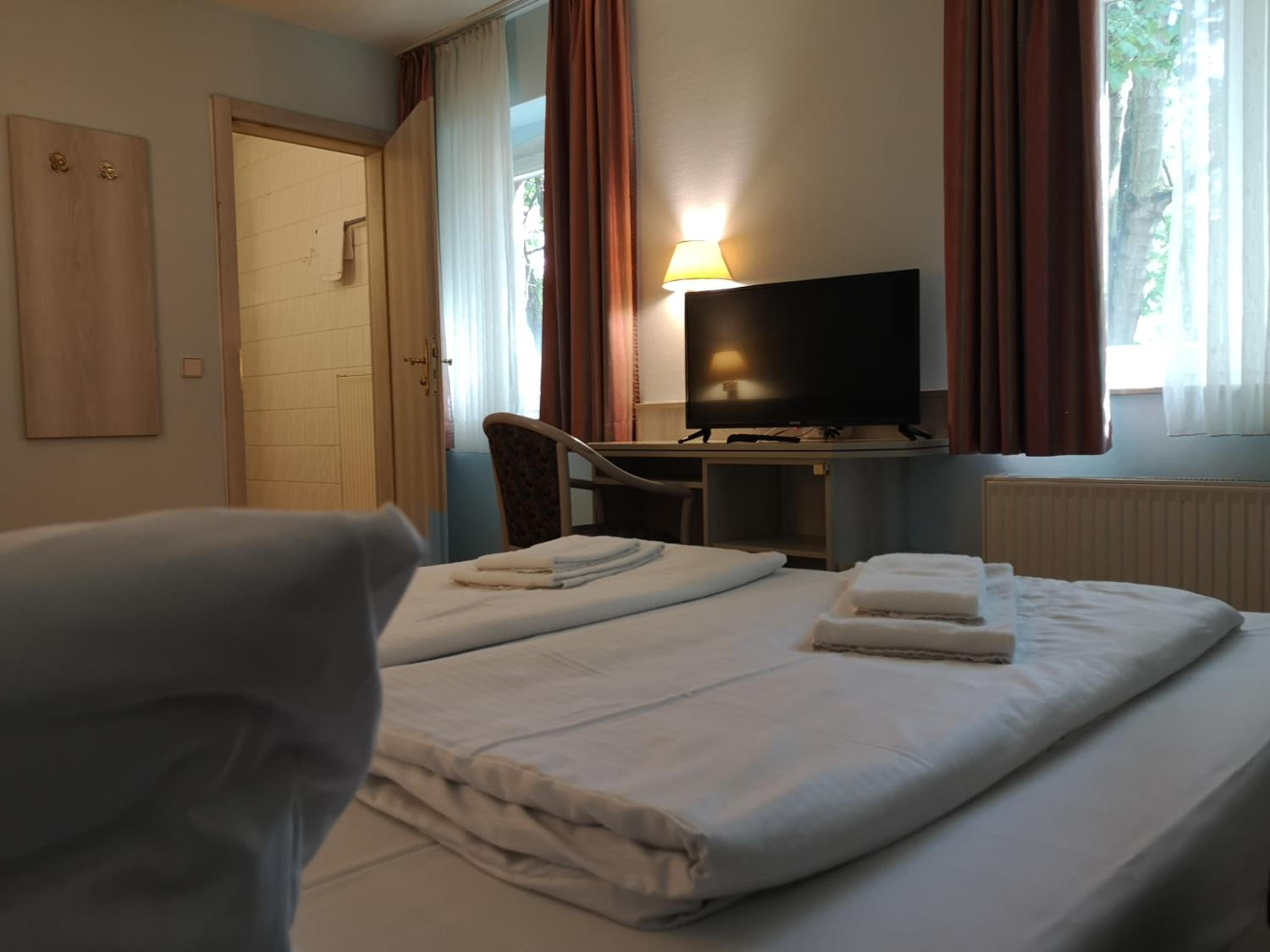 Double Room With Private Bathroom photo 3
