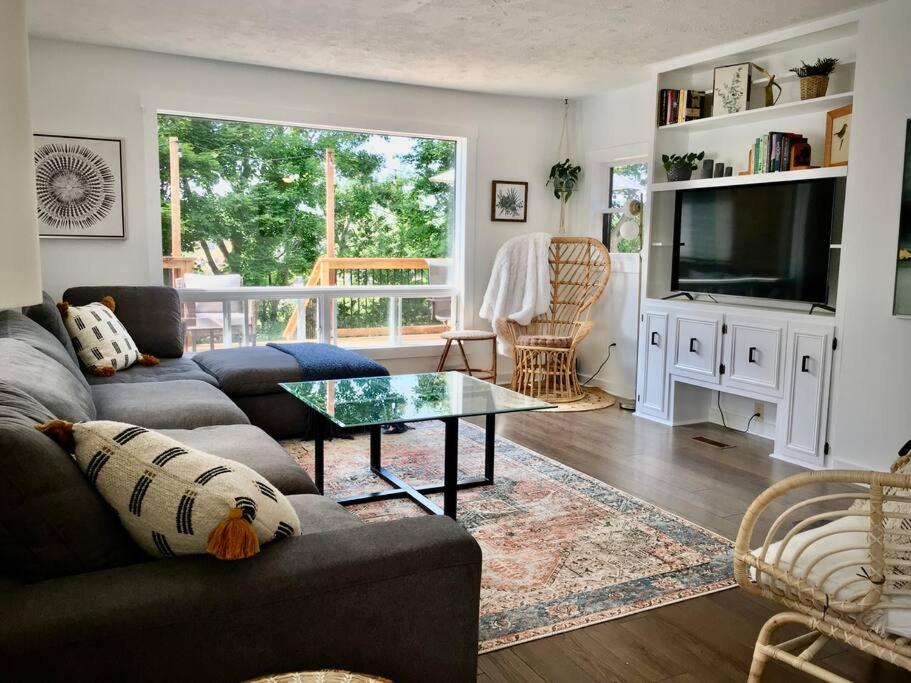 Three-Bedroom House photo 1