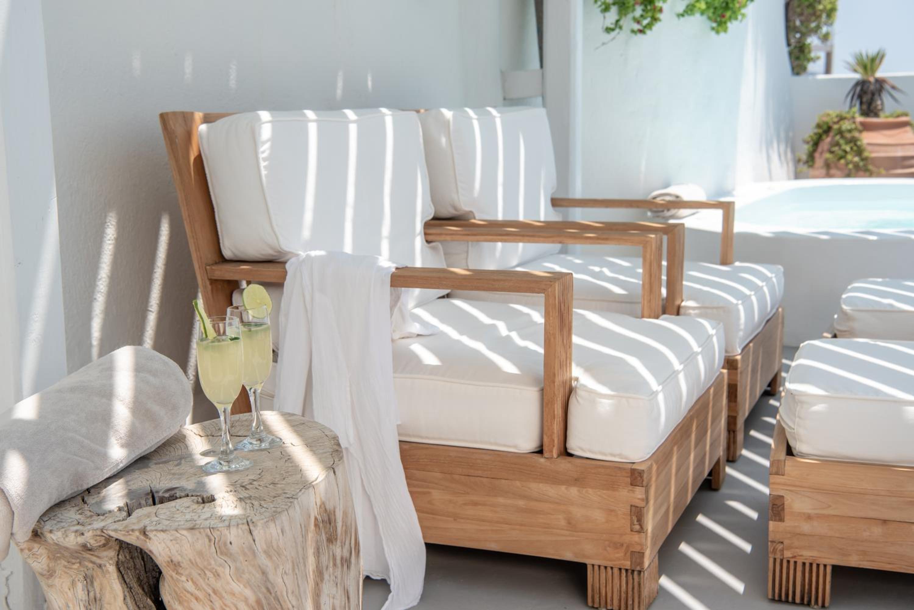 One-Bedroom Villa with Outdoor Jacuzzi photo 2