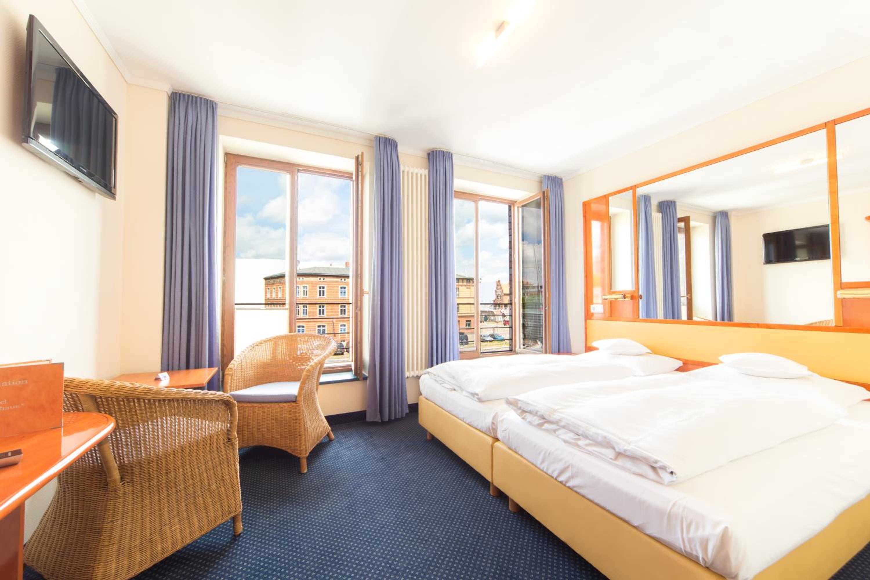 Standard Twin or Double Room thumbnail 6