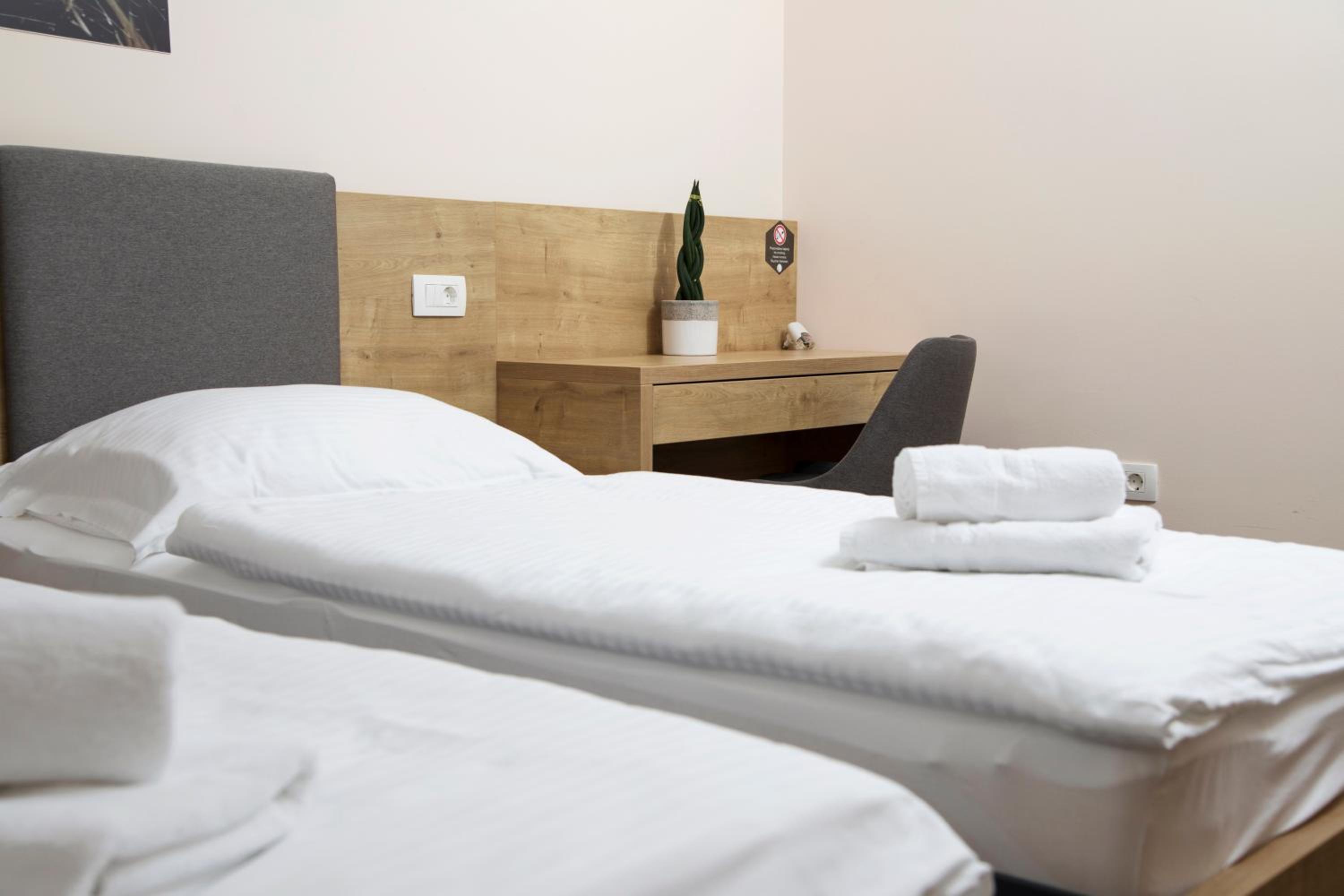 Budget Double or Twin Room - Photo 7