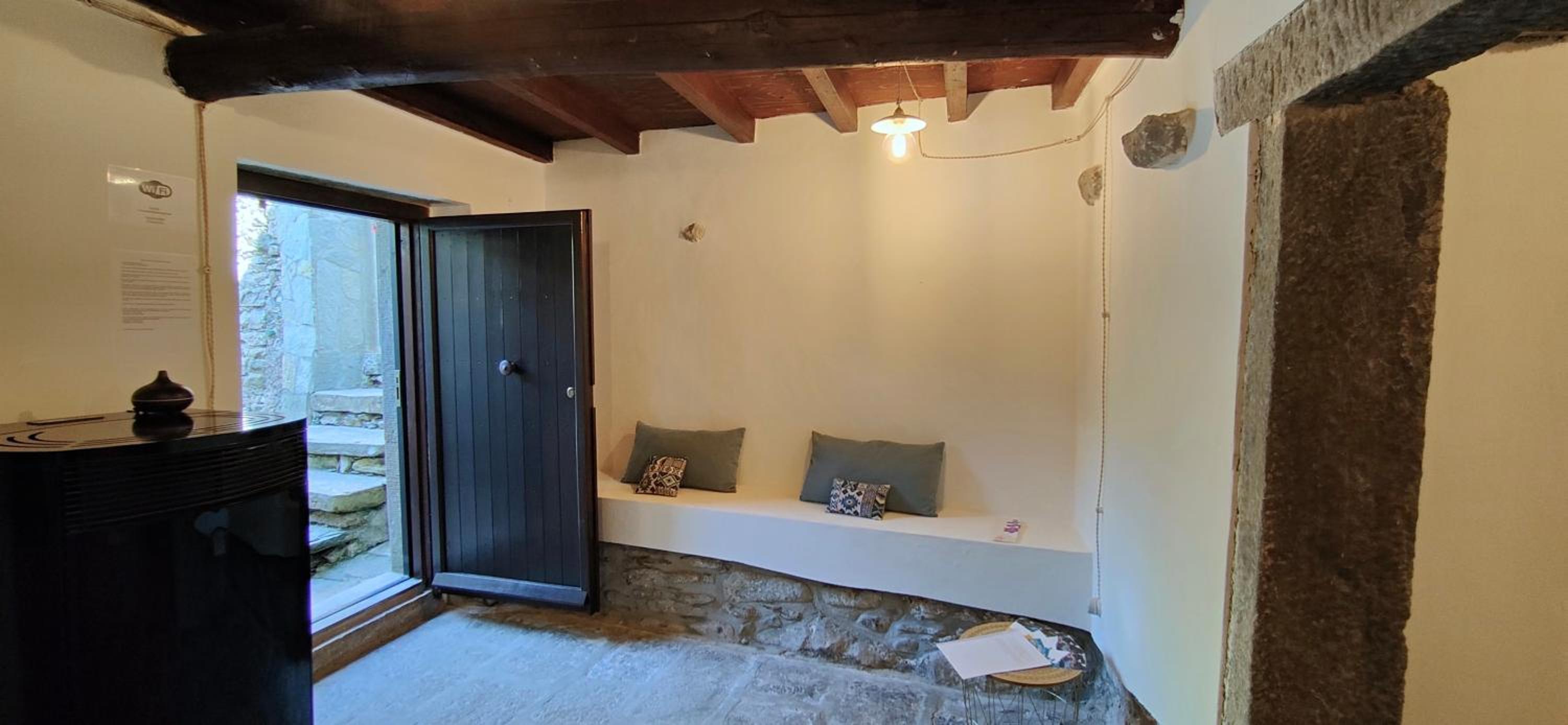 Double Room with Private Bathroom photo 2