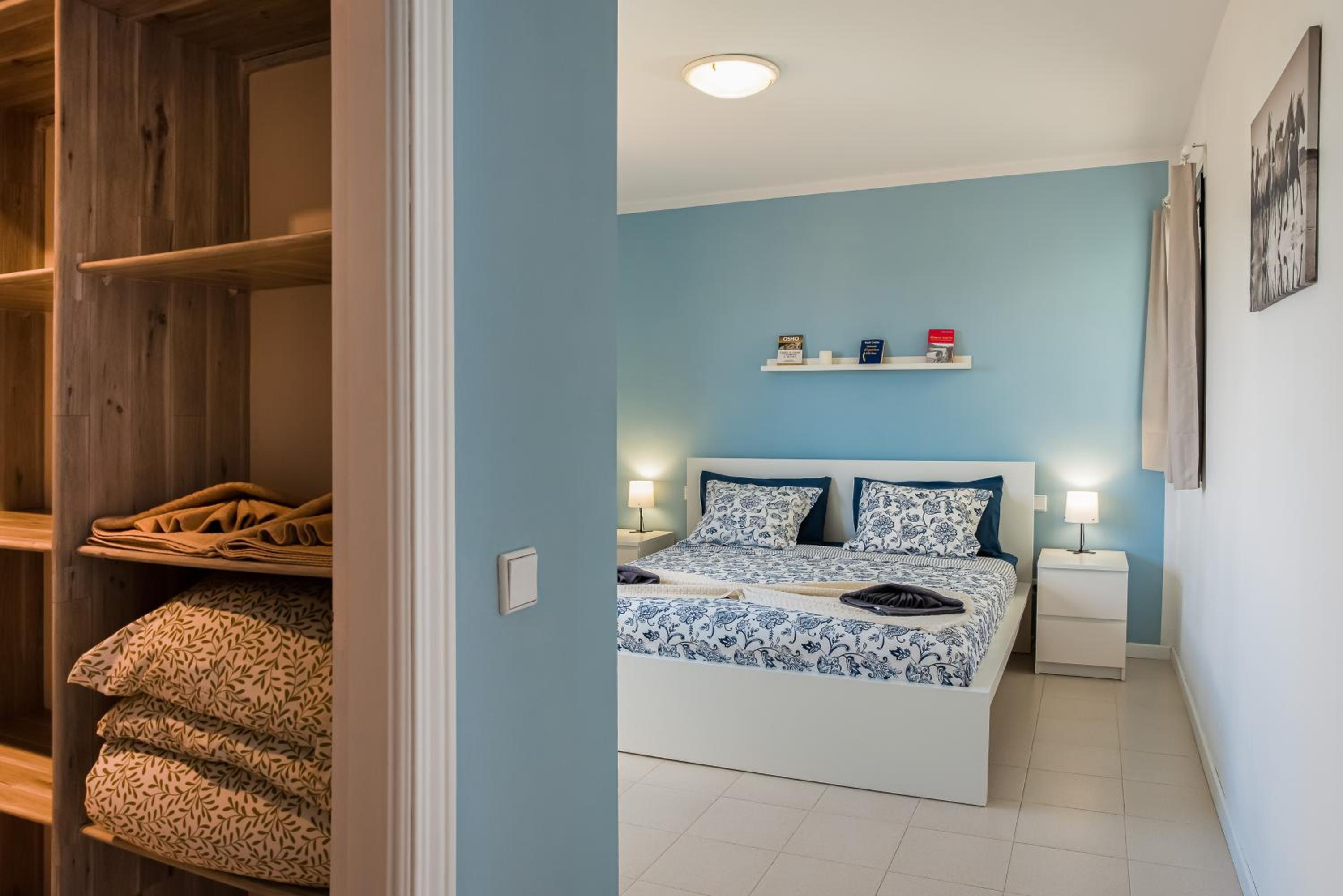 One-Bedroom Apartment with Ocean View