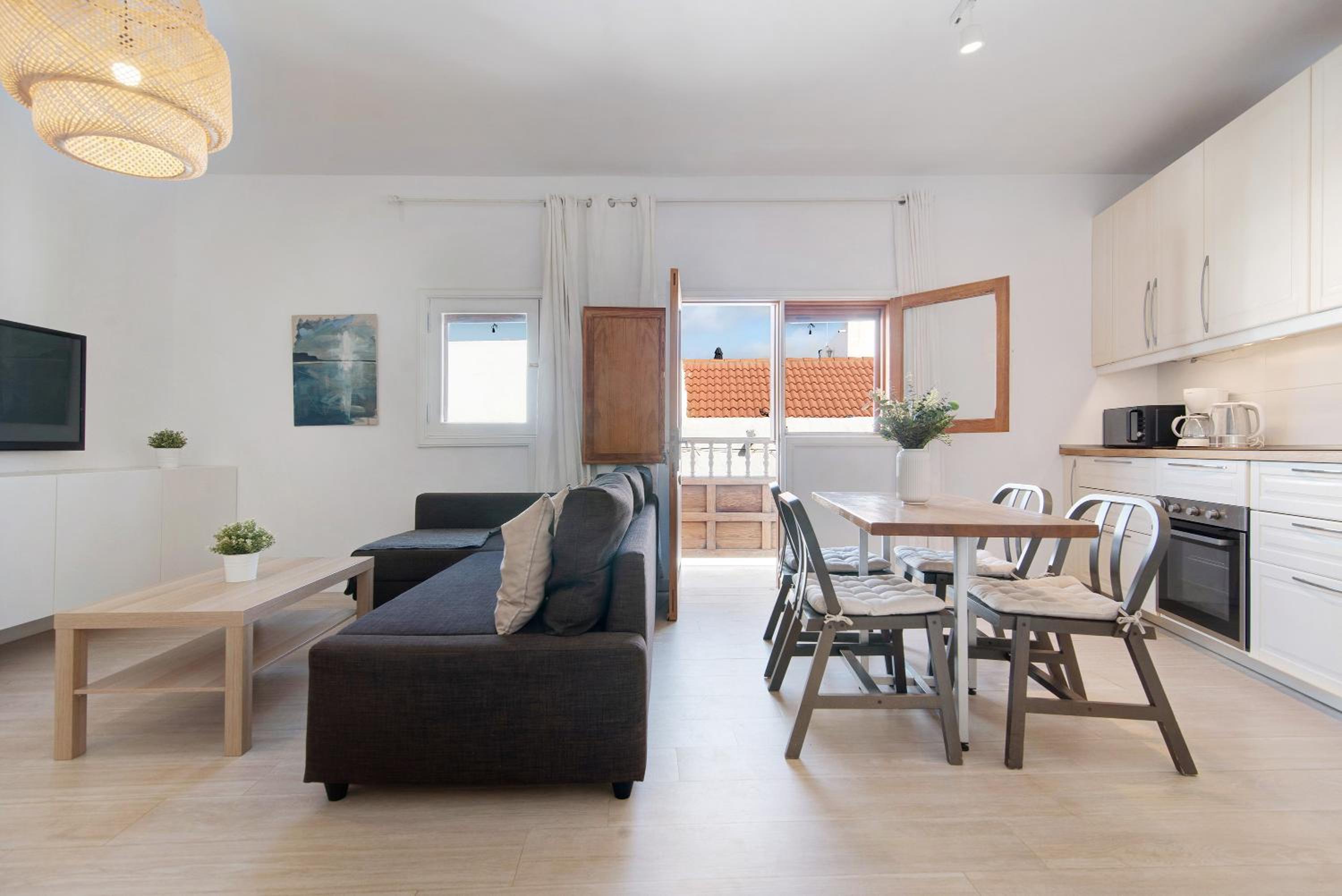 Apartamento de un dormitorio superior con balcón