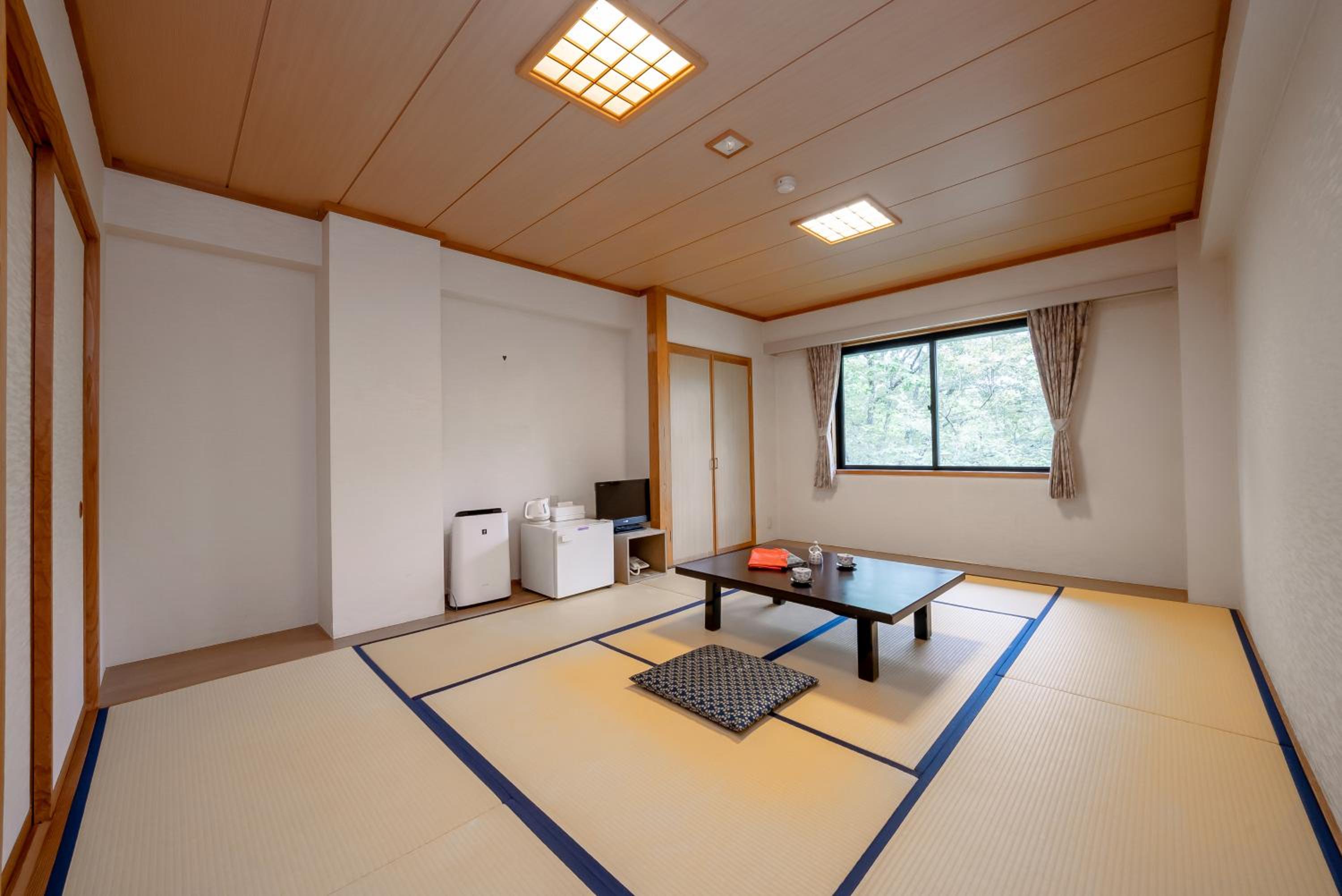 Japanese-Style Room with Shared Bathroom - Non-Smoking
