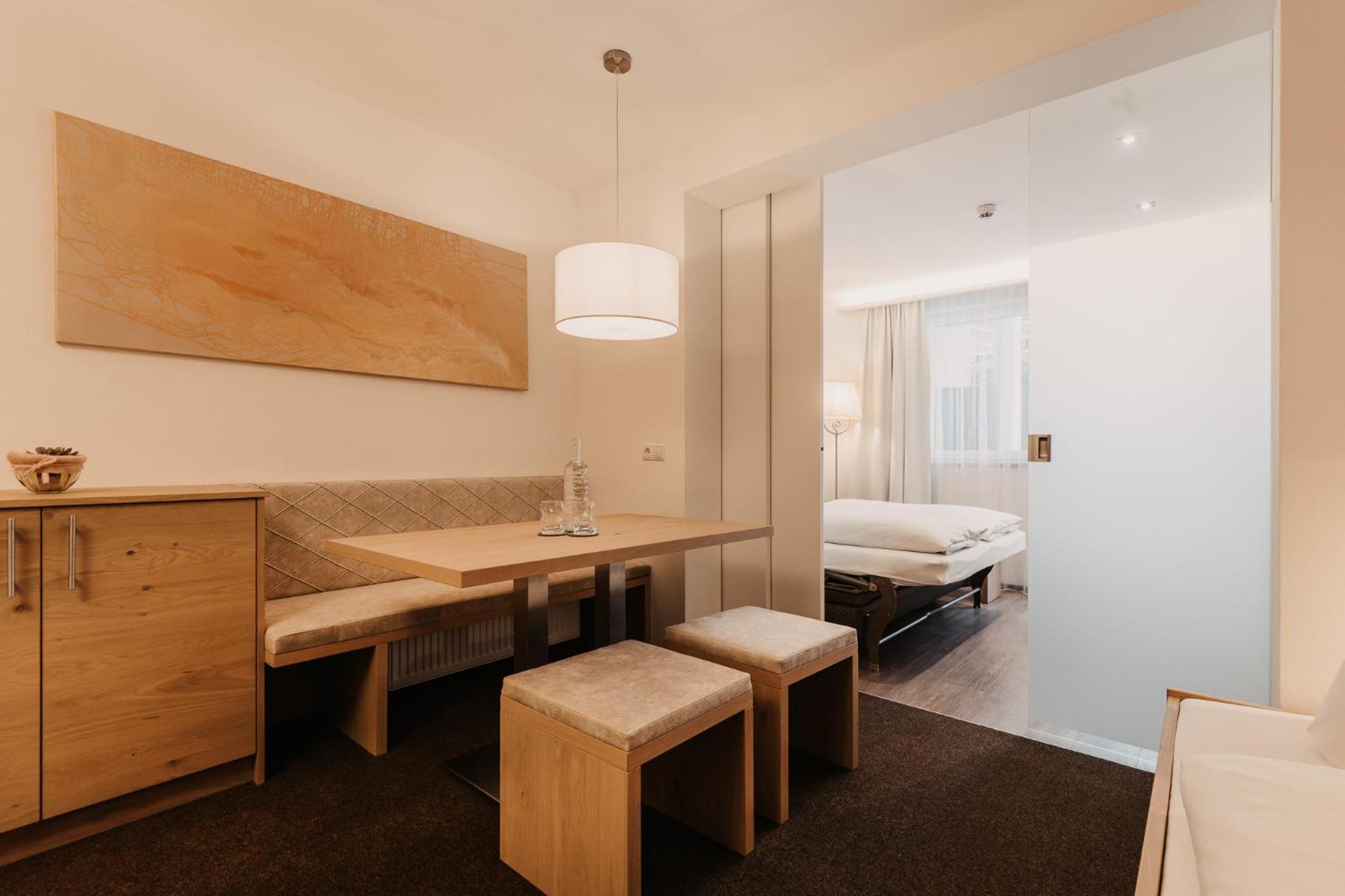 Apartment with Terrace - Photo 2