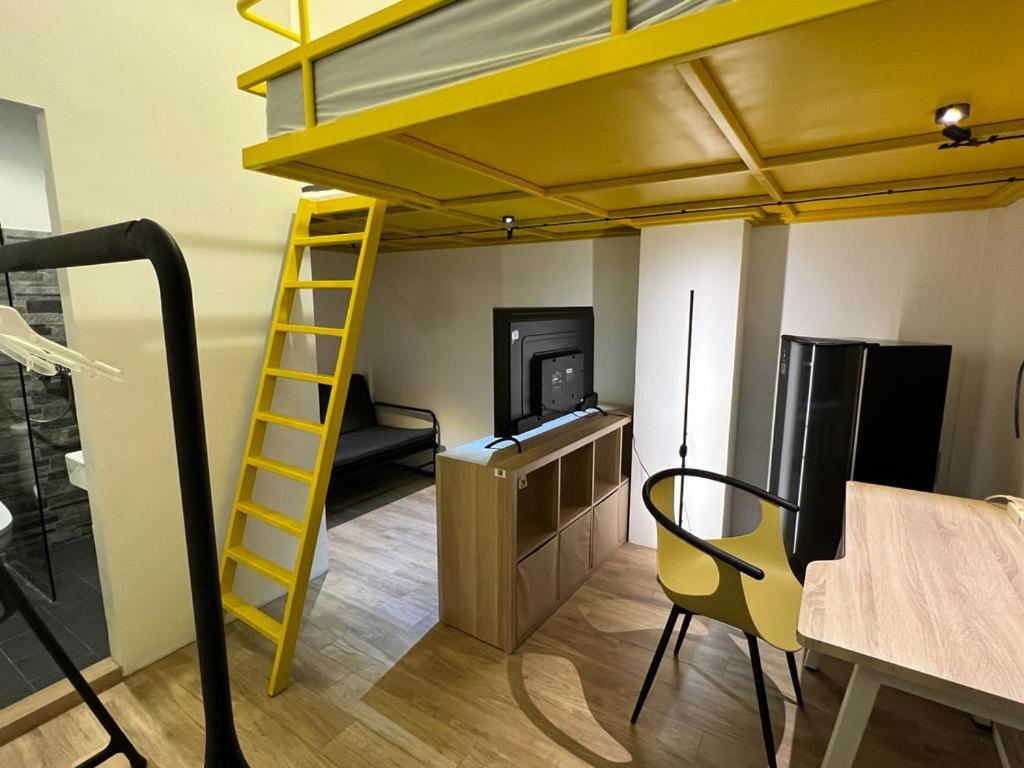 Deluxe Family Room - Photo 12