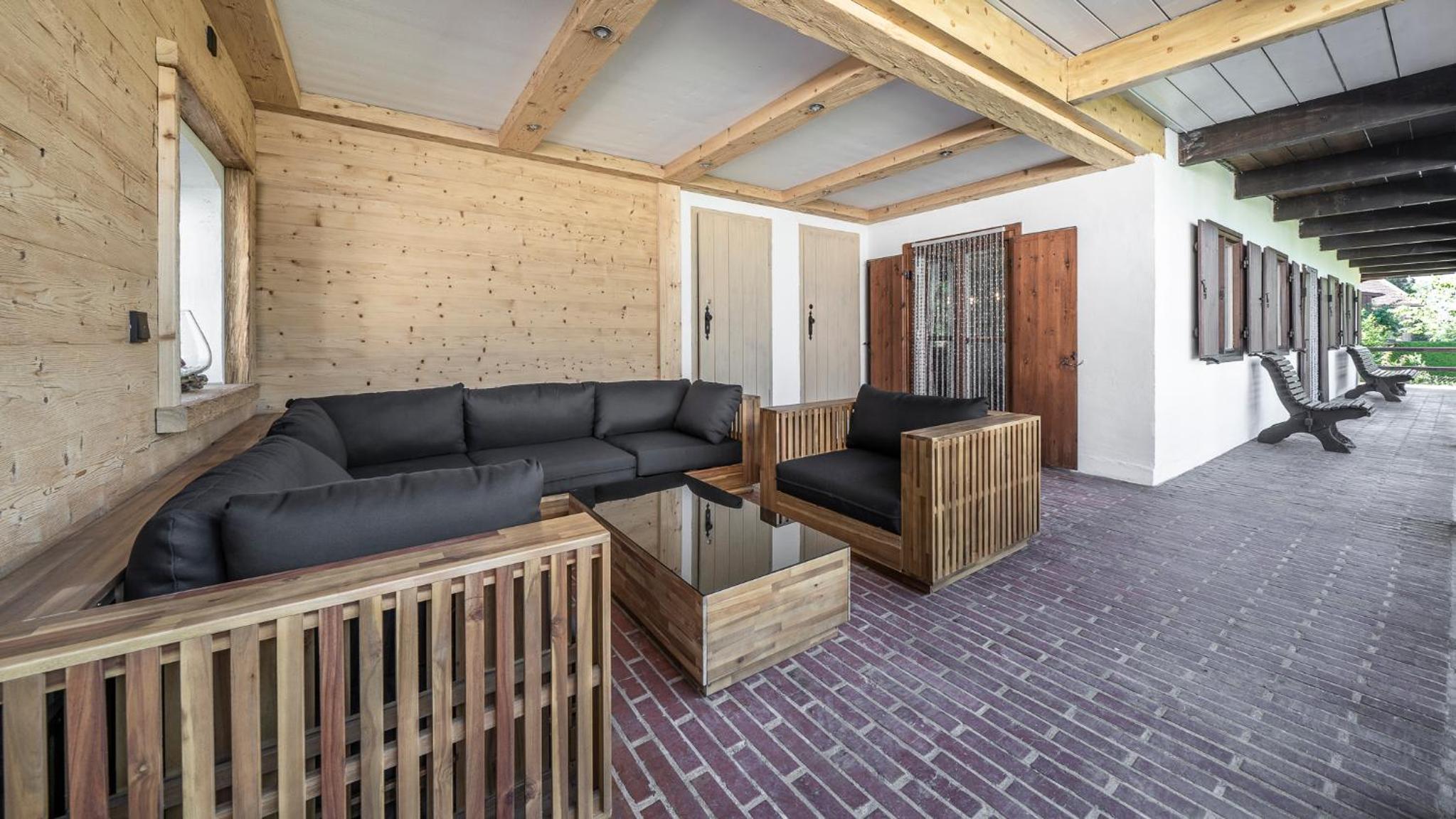 Three-Bedroom House photo 2