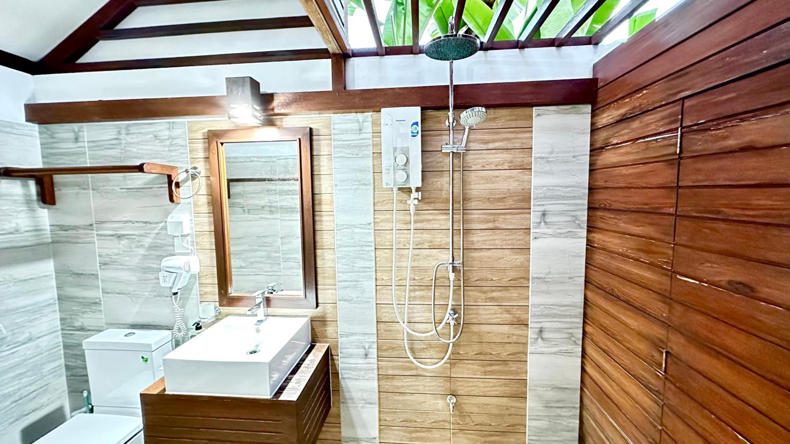 Deluxe Double Room with Shower photo 2