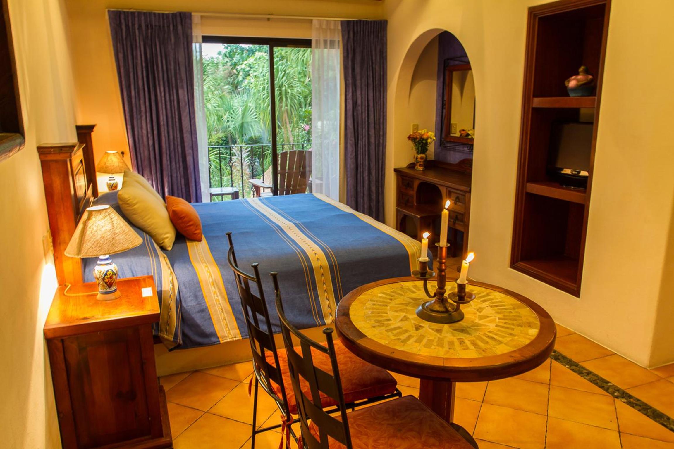 Deluxe King Room - Photo 5