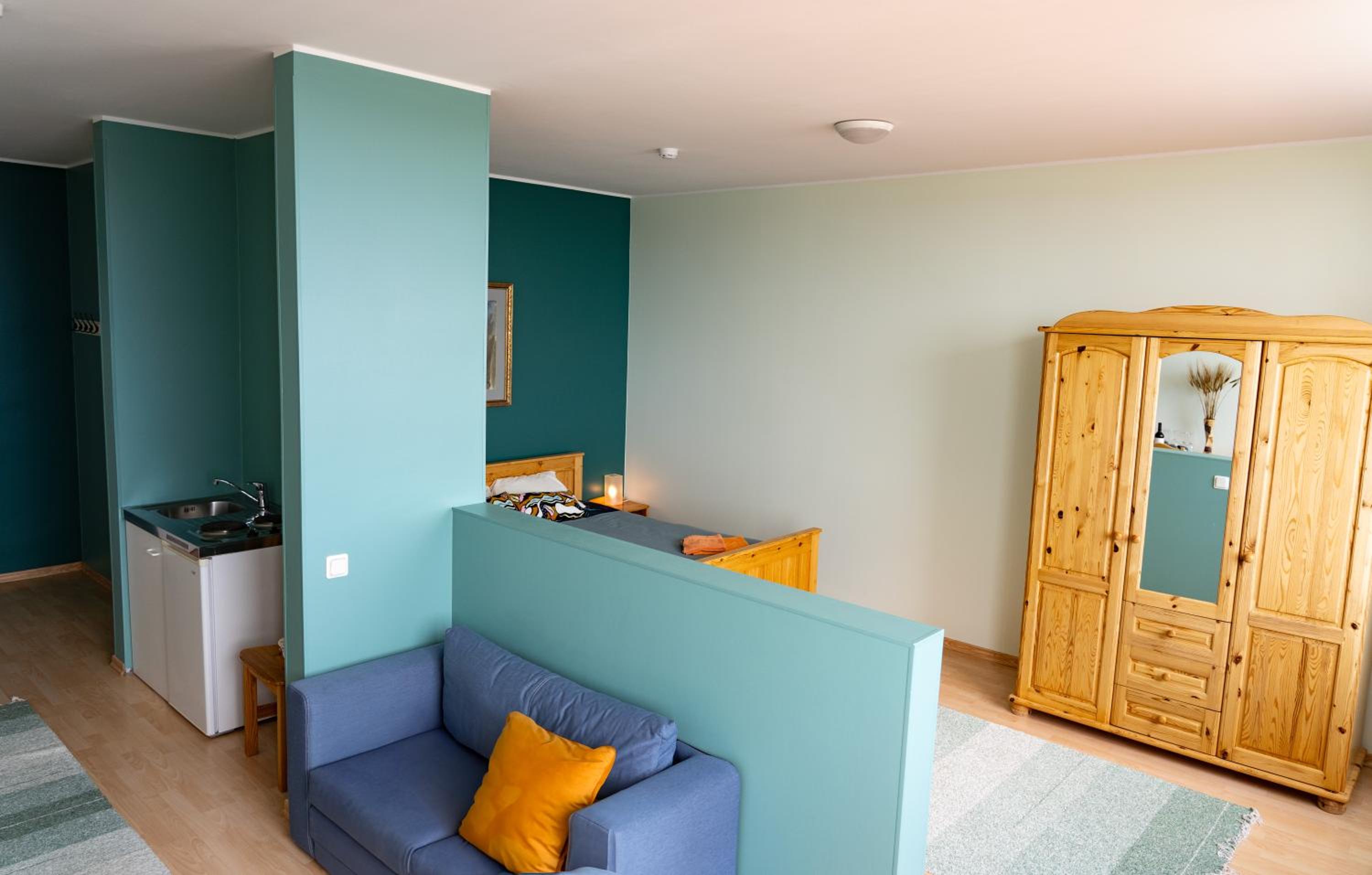 Family Room with Balcony photo 2