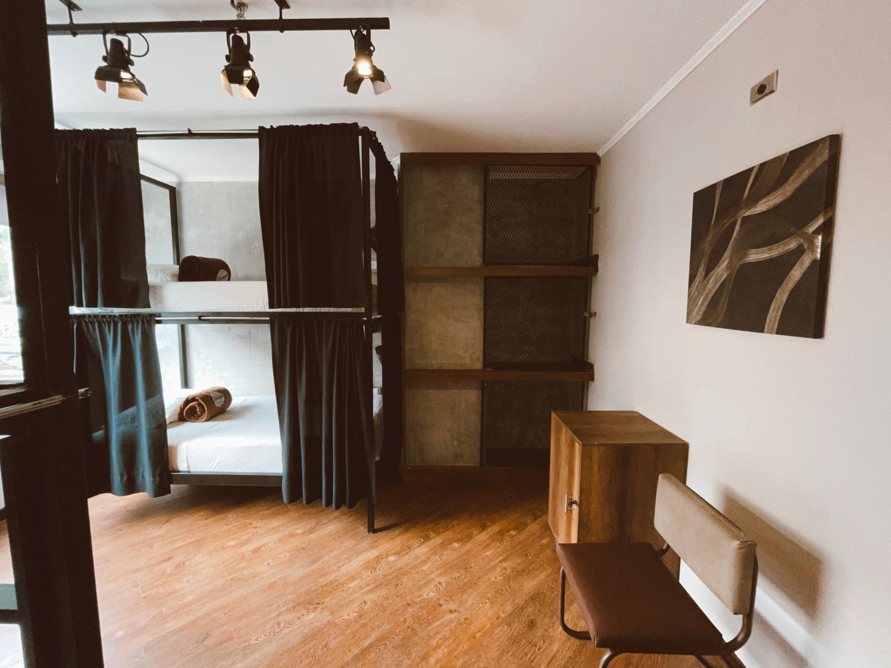 Bed in 6-Bed Mixed Dormitory Room photo 1