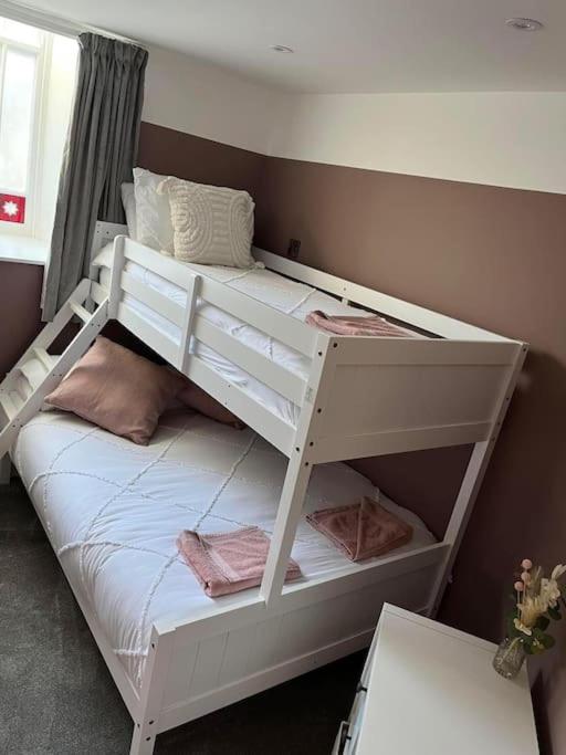 Three-Bedroom House photo 1