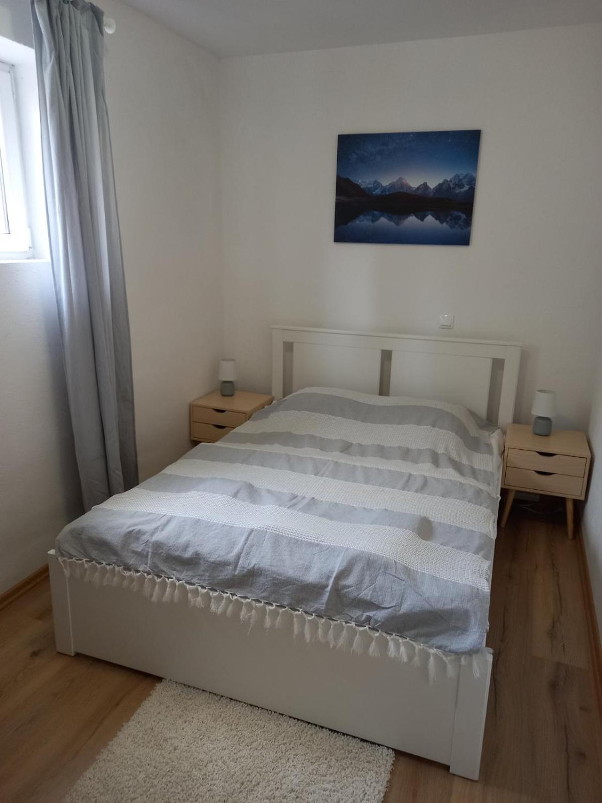 Apartment with Mountain View - Photo 11