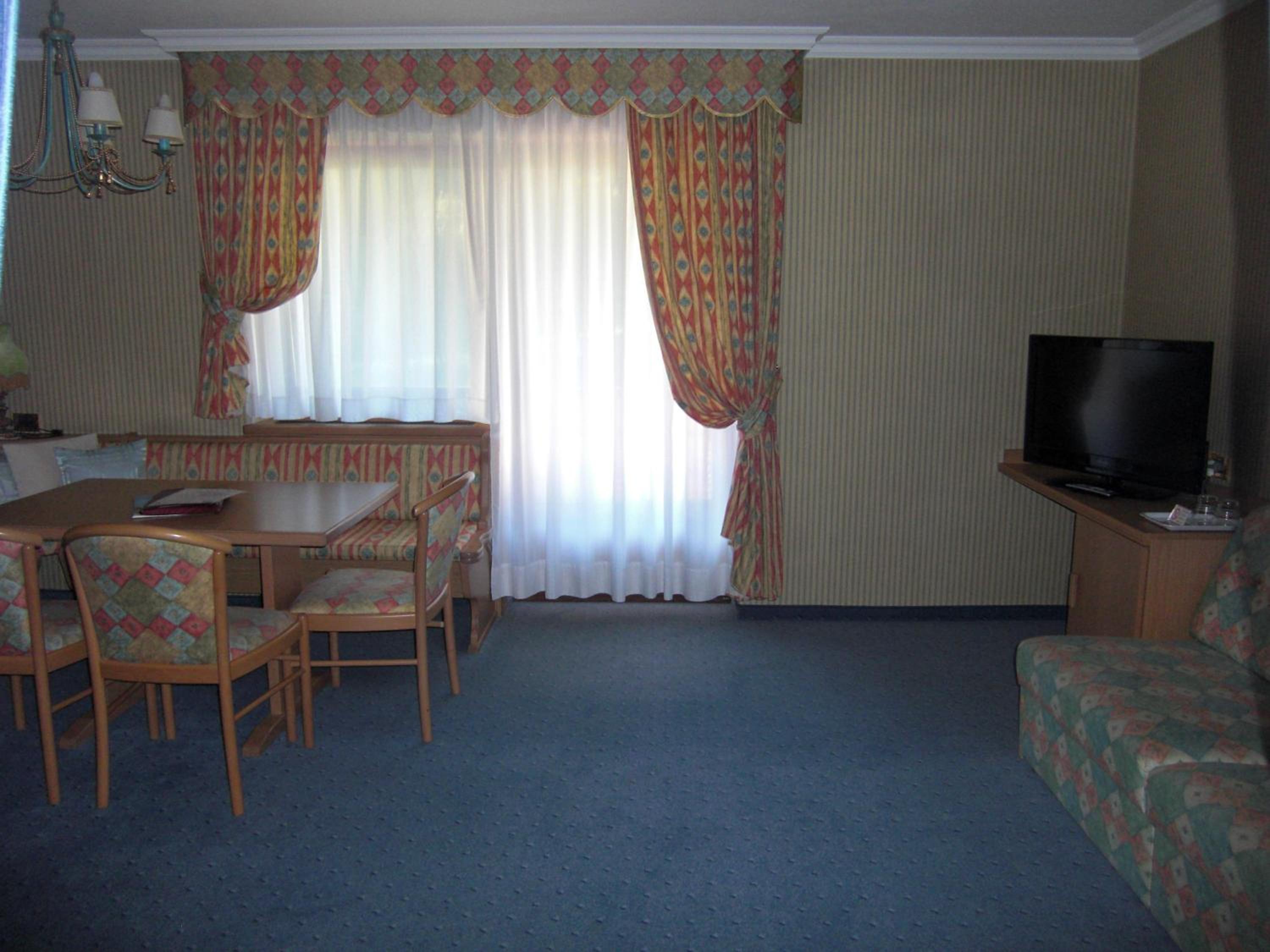 Deluxe Double or Twin Room photo 2